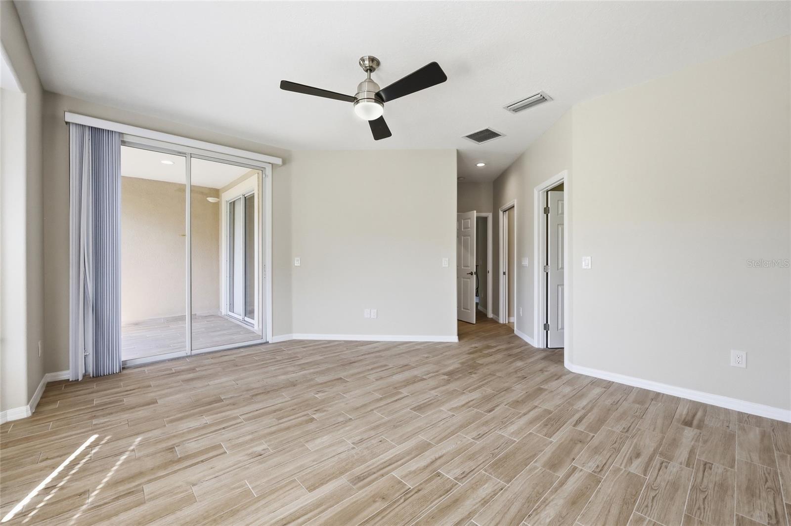 Image 34 of 50 For 8718 The Esplanade  14