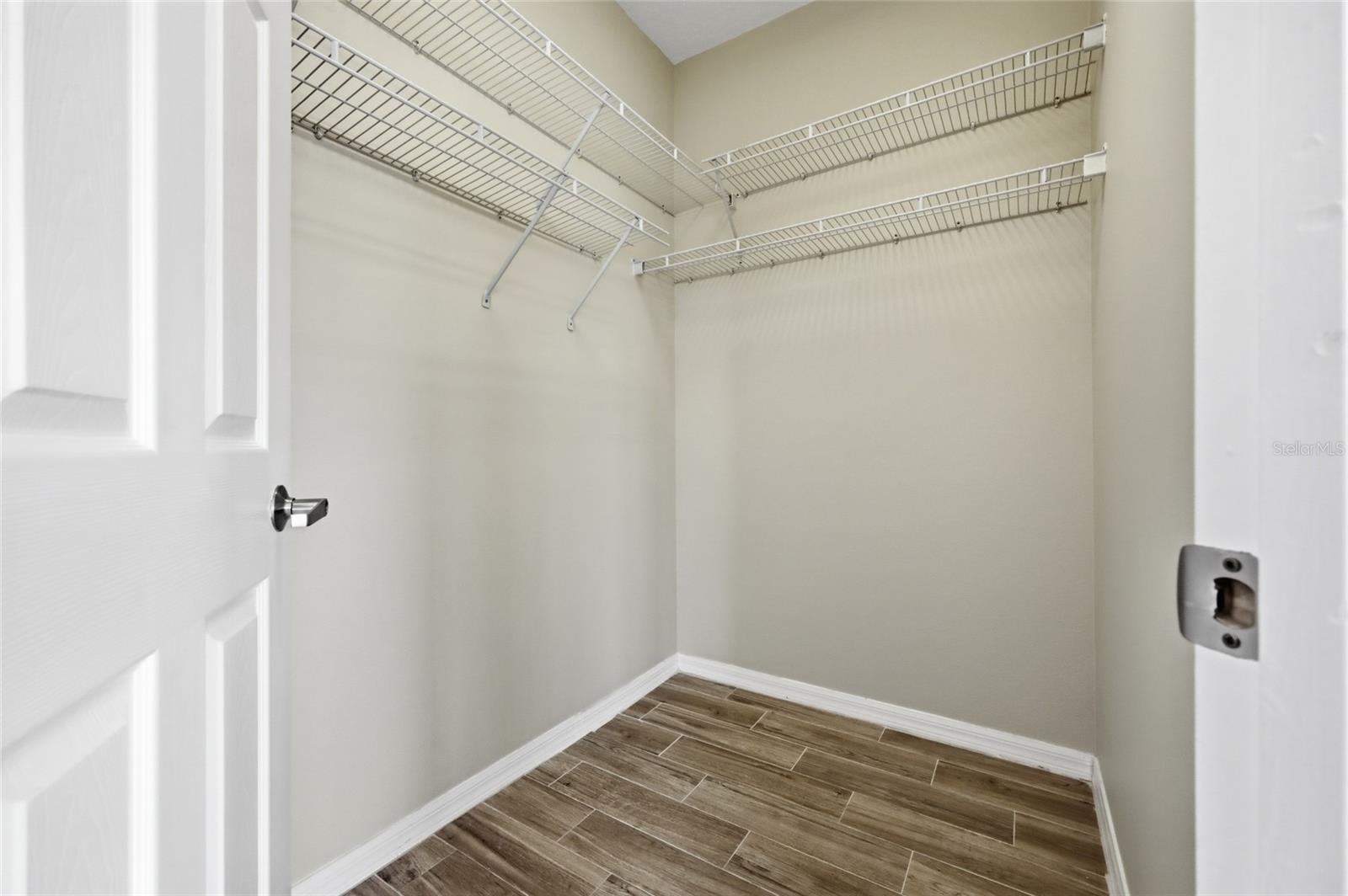 Image 35 of 50 For 8718 The Esplanade  14