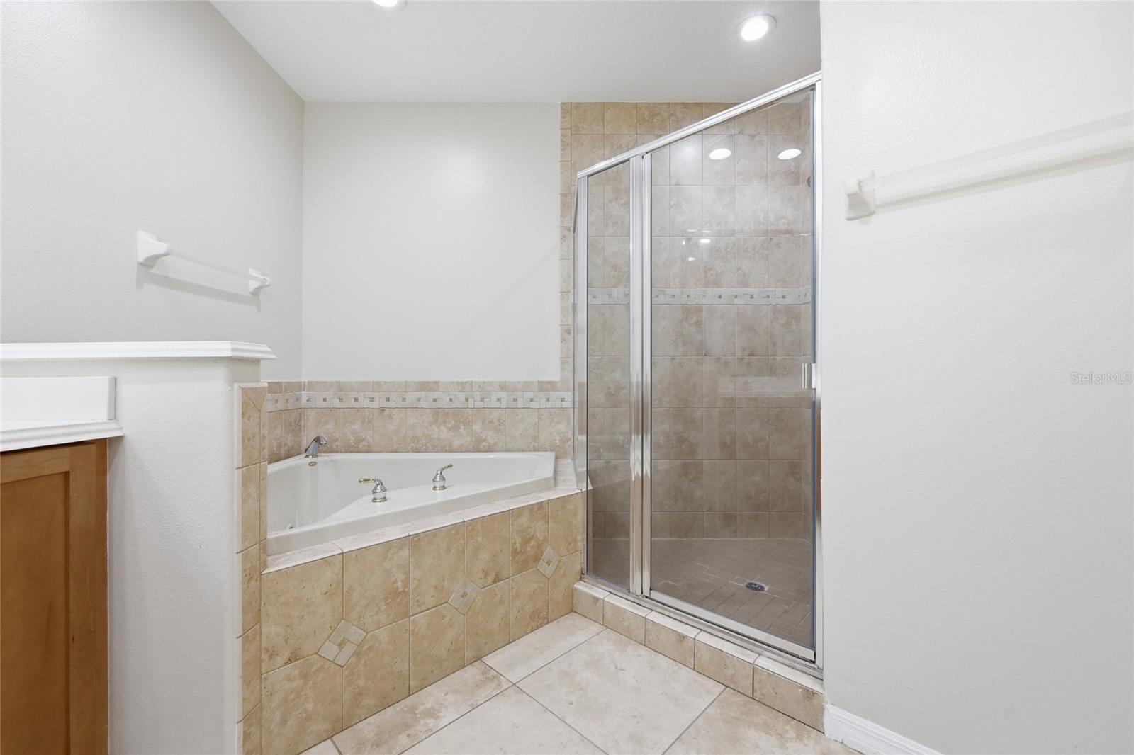 Image 38 of 50 For 8718 The Esplanade  14