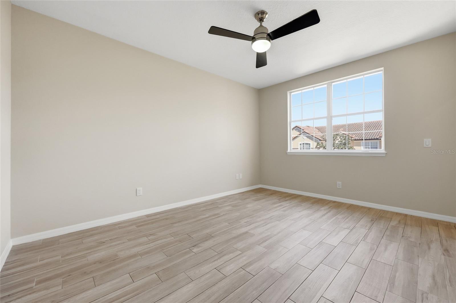 Image 41 of 50 For 8718 The Esplanade  14