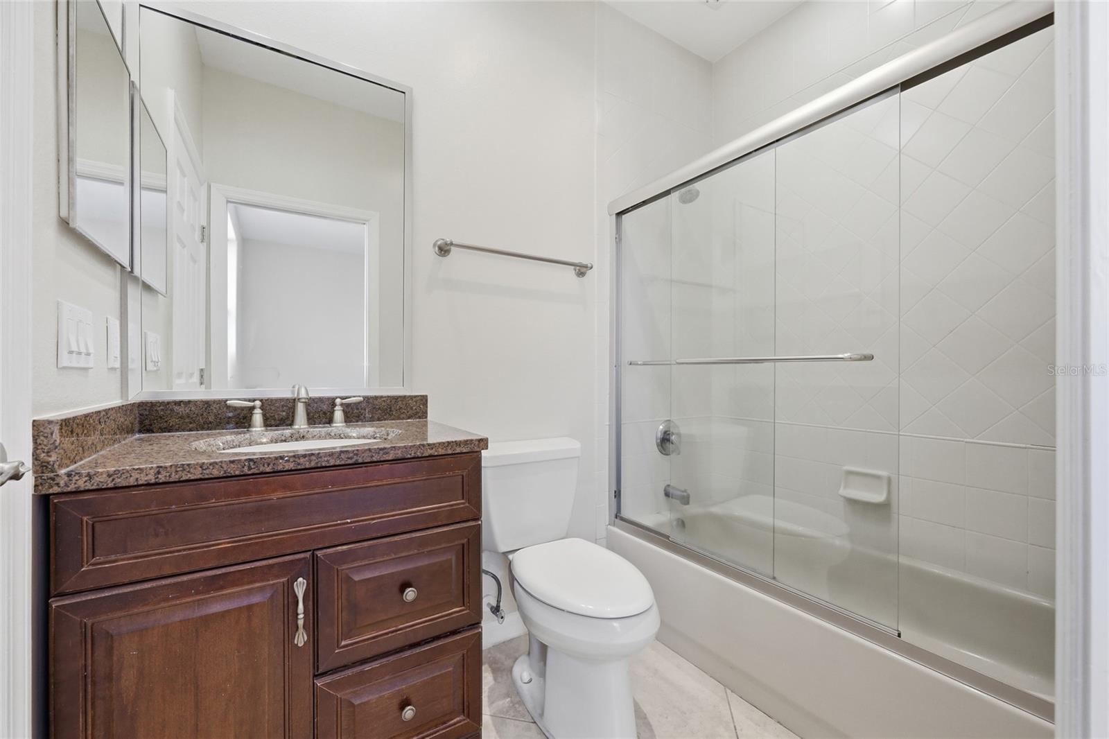 Image 43 of 50 For 8718 The Esplanade  14