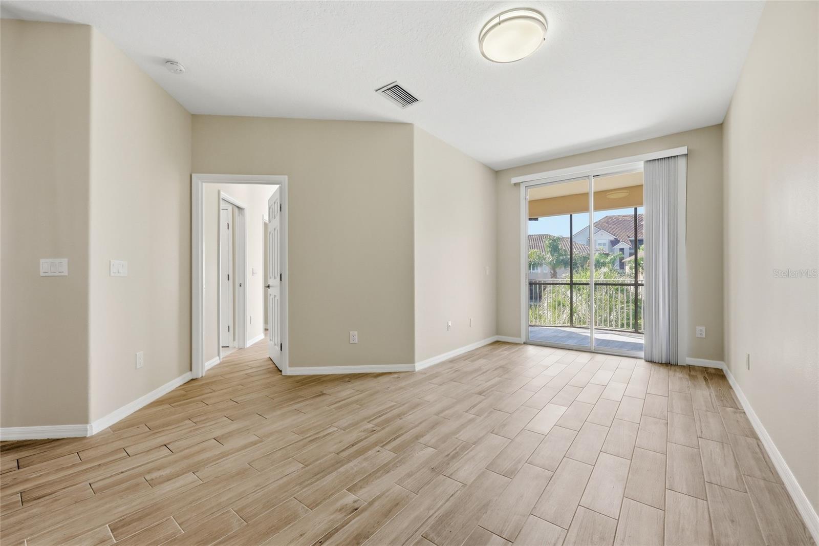 Image 46 of 50 For 8718 The Esplanade  14