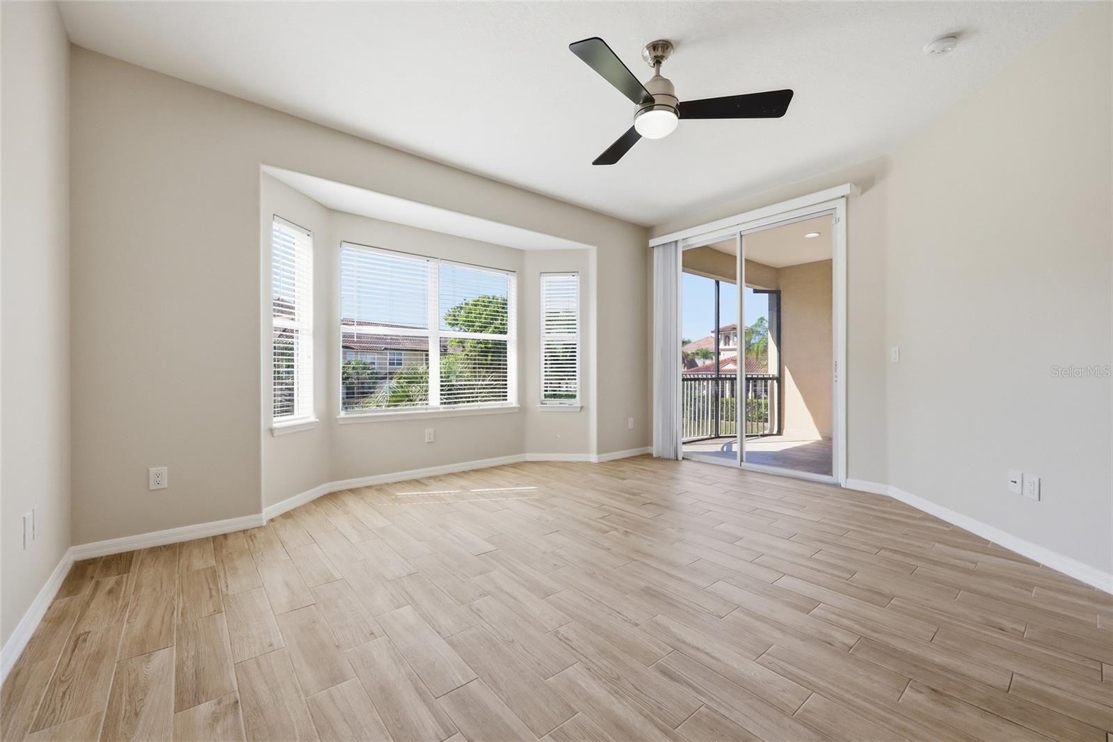 Image 47 of 50 For 8718 The Esplanade  14