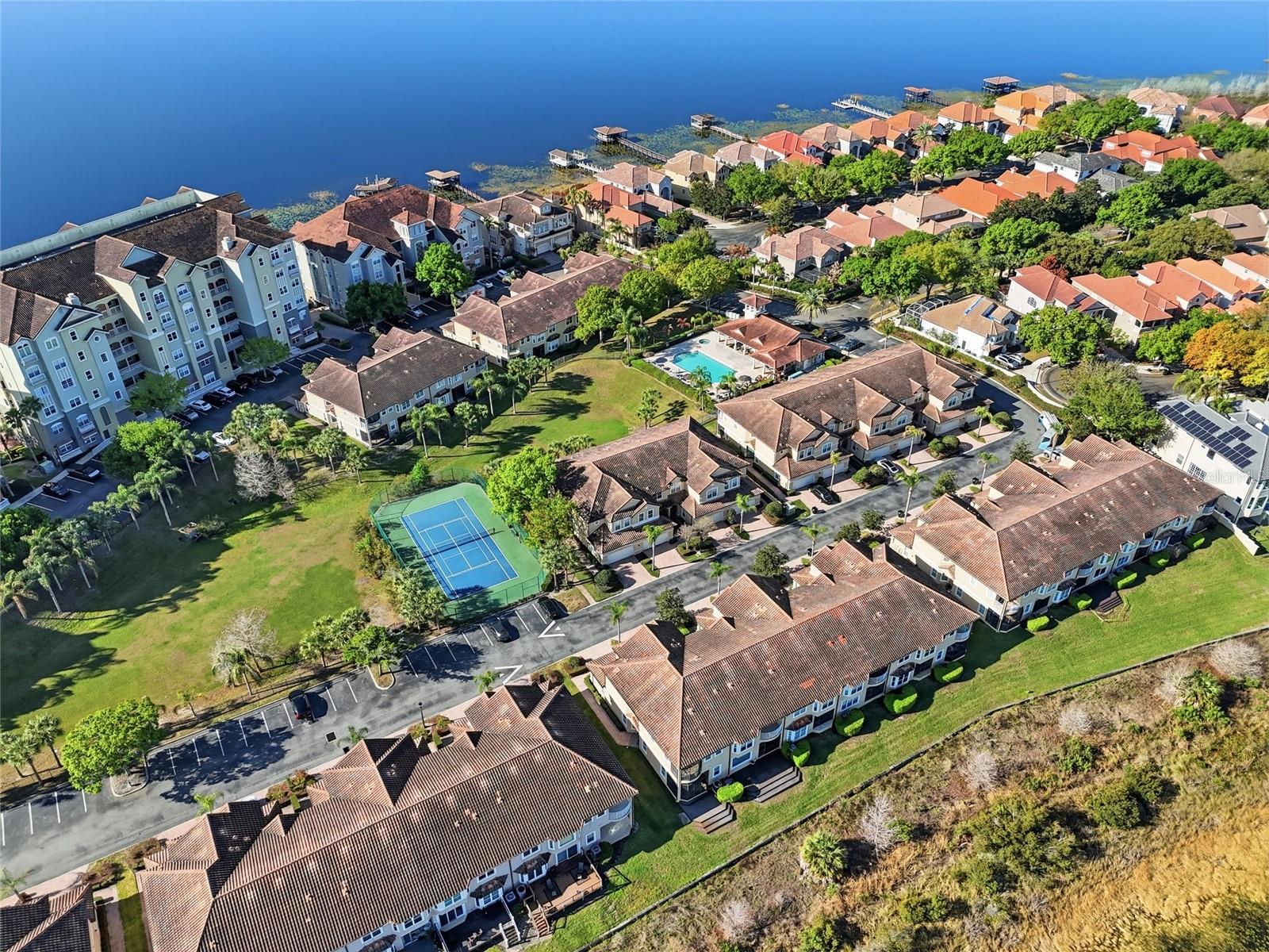 Image 7 of 50 For 8718 The Esplanade  14