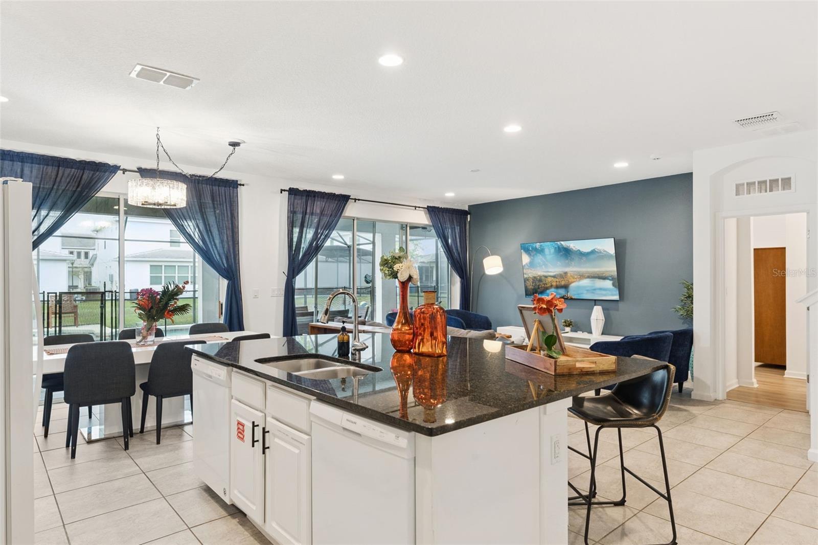 Image 10 of 71 For 2614 Calistoga Avenue