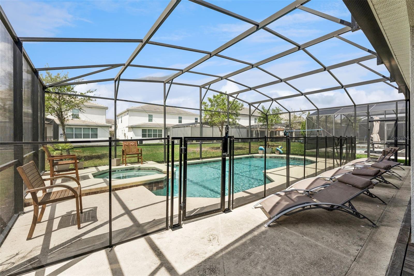 Image 40 of 71 For 2614 Calistoga Avenue