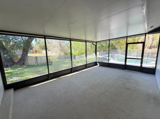 Image 24 of 34 For 107 Pineapple Court