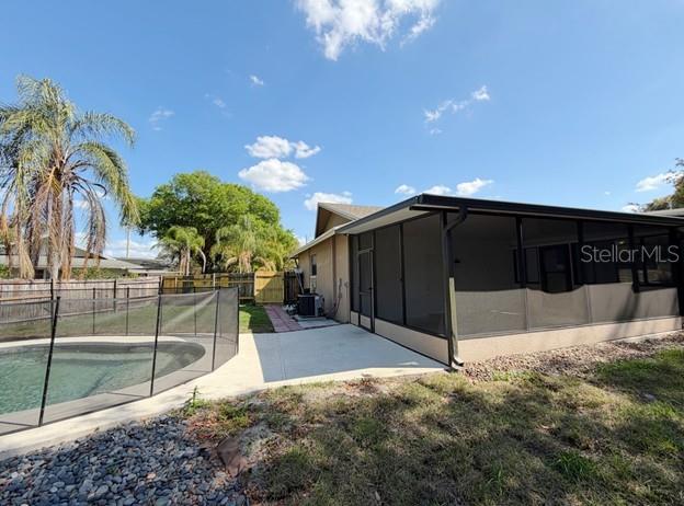 Image 27 of 34 For 107 Pineapple Court