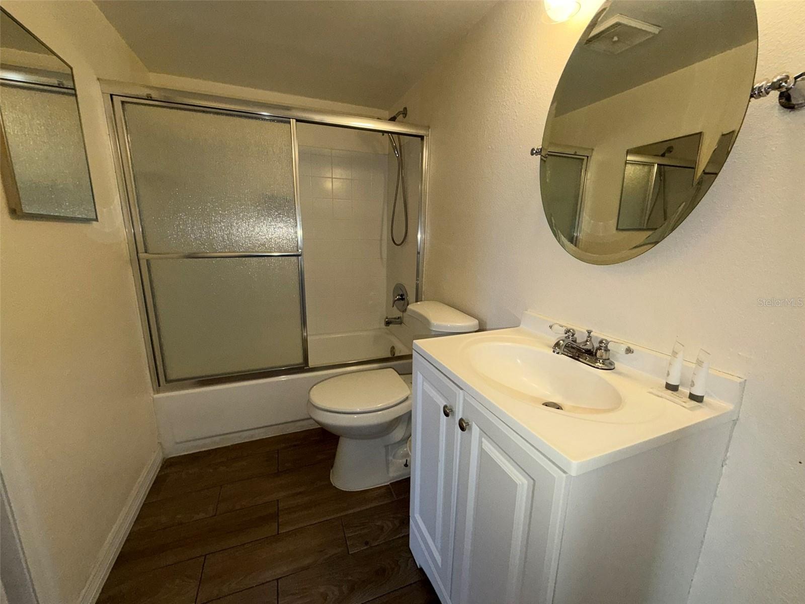 Image 12 of 13 For 1940 Lake Atriums Circle 110