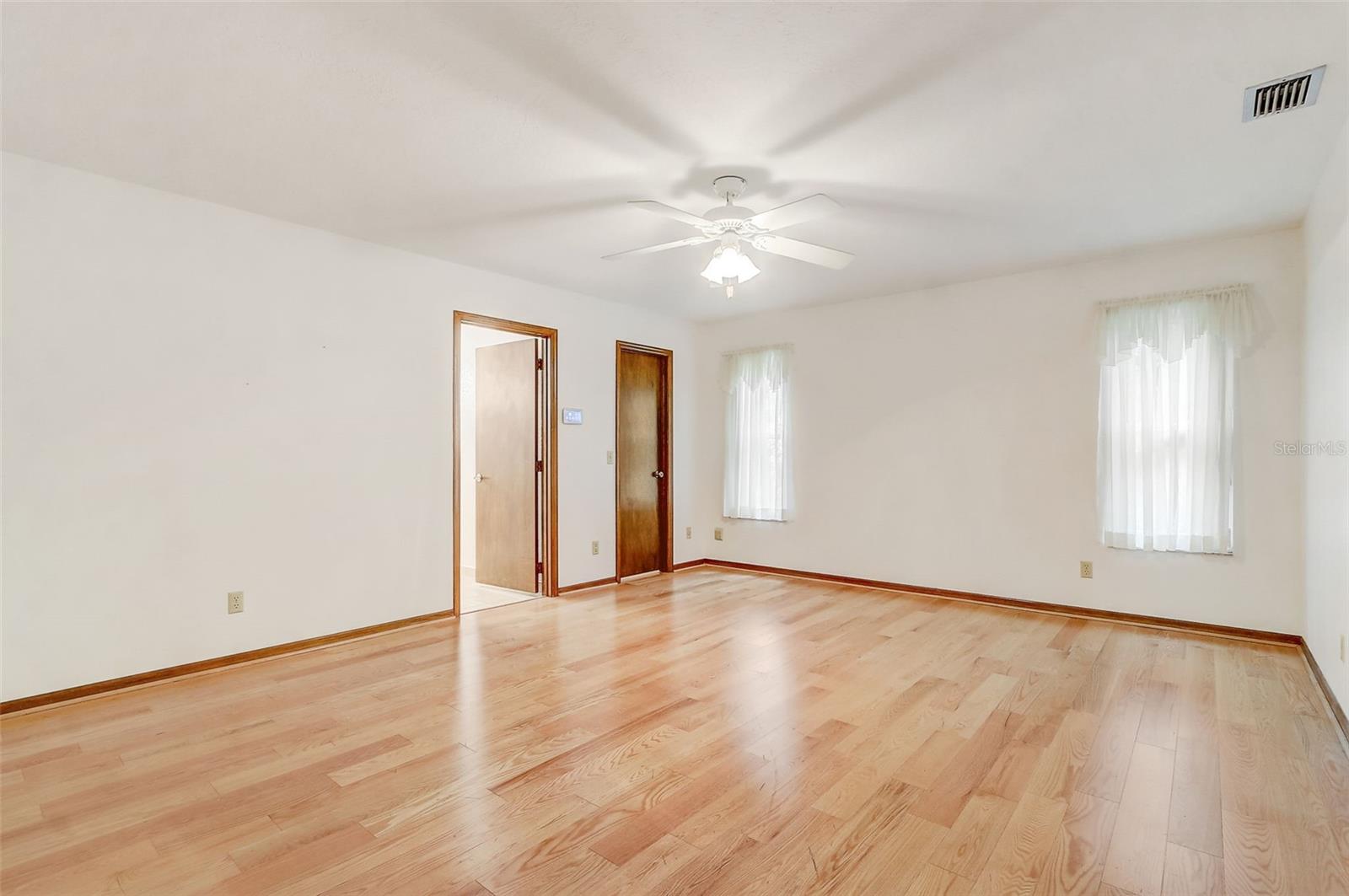 Image 19 of 36 For 1429 Mt Laurel Drive