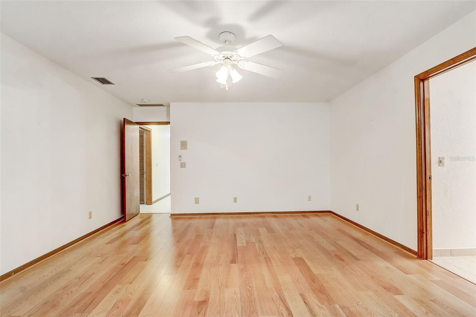 Image 20 of 36 For 1429 Mt Laurel Drive