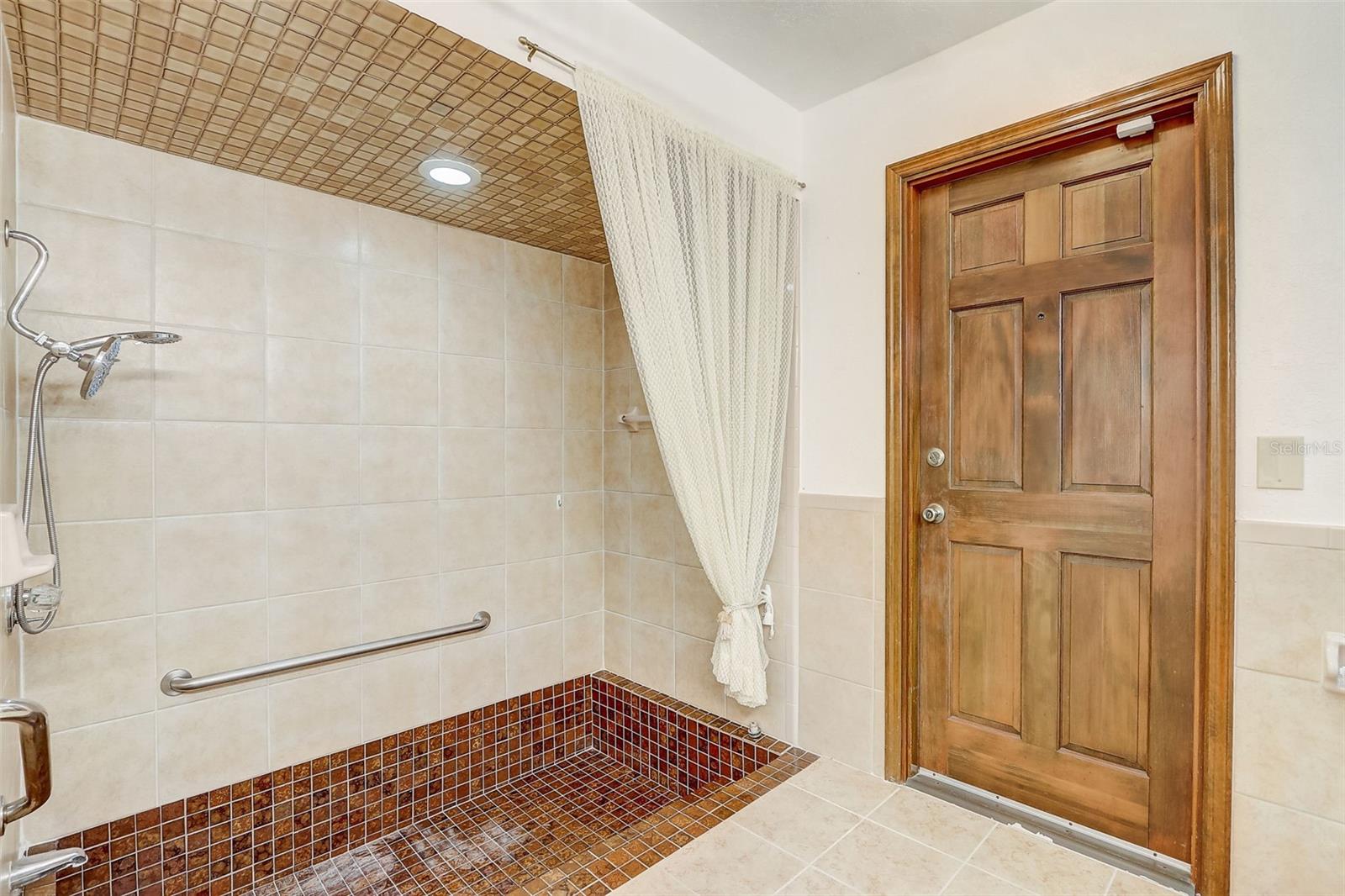 Image 22 of 36 For 1429 Mt Laurel Drive