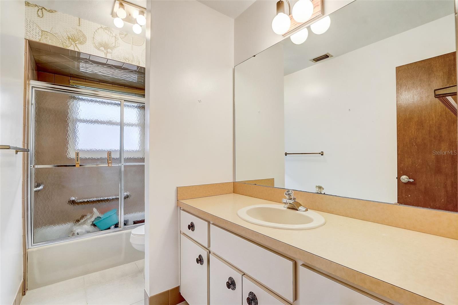 Image 24 of 36 For 1429 Mt Laurel Drive