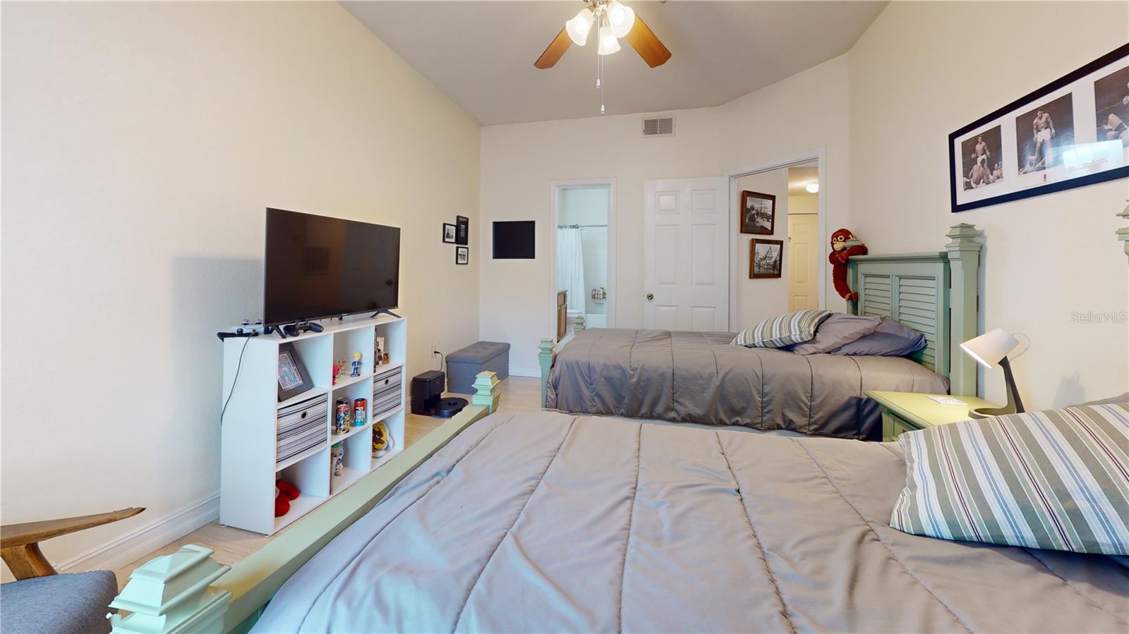 Image 20 of 30 For 2598 Robert Trent Jones Drive 1030