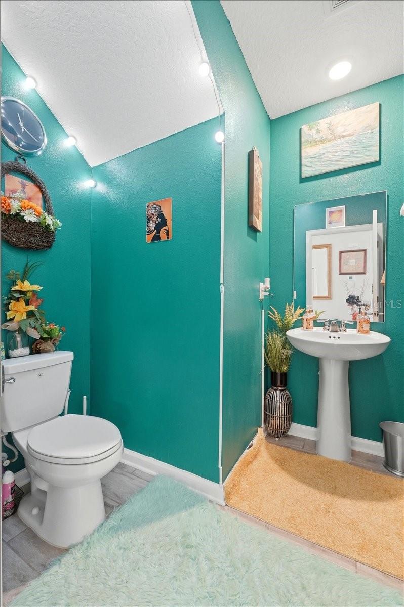 Image 33 of 44 For 1362 Lassen Street