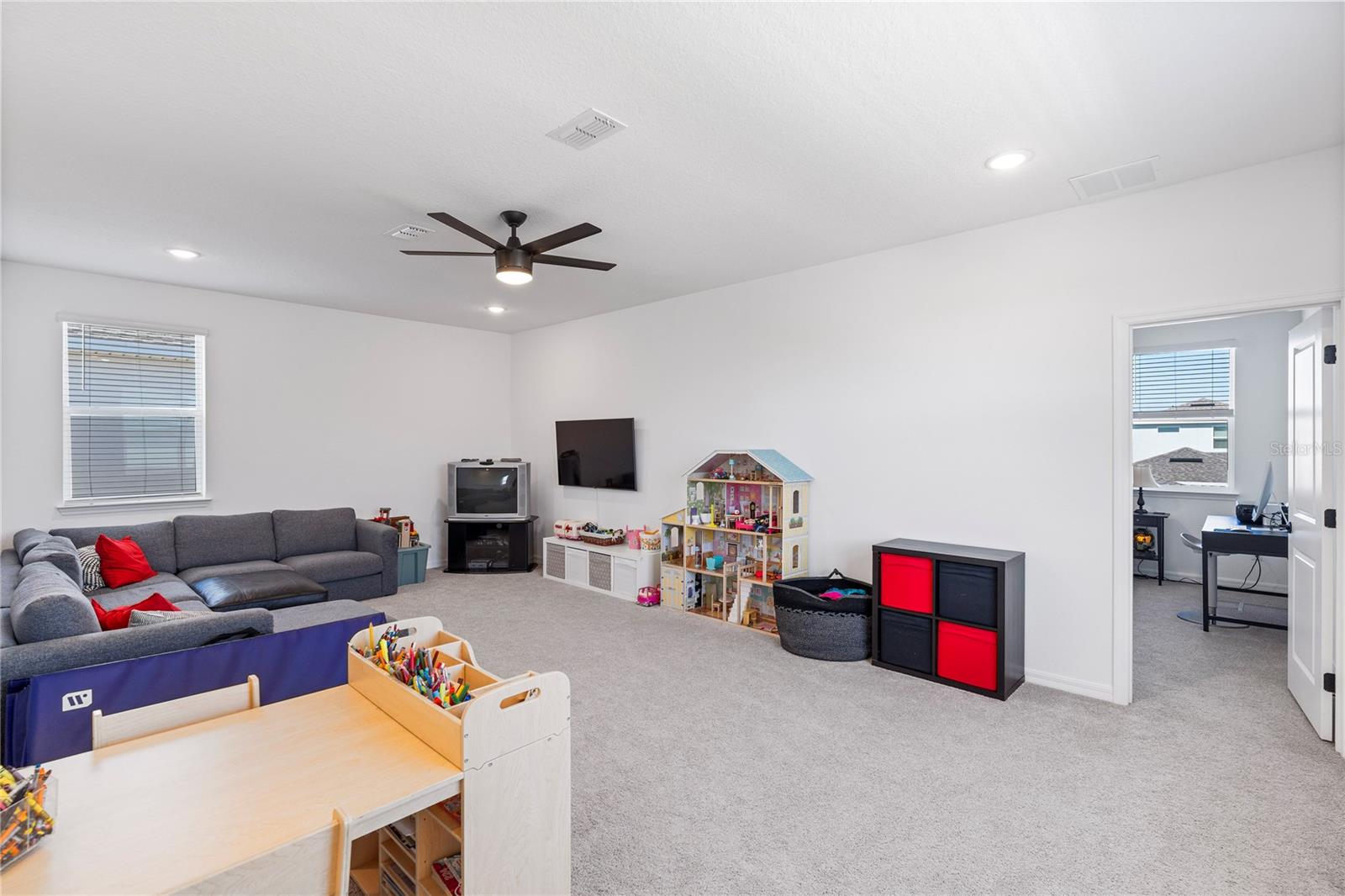 Image 19 of 33 For 779 Firerock Lane