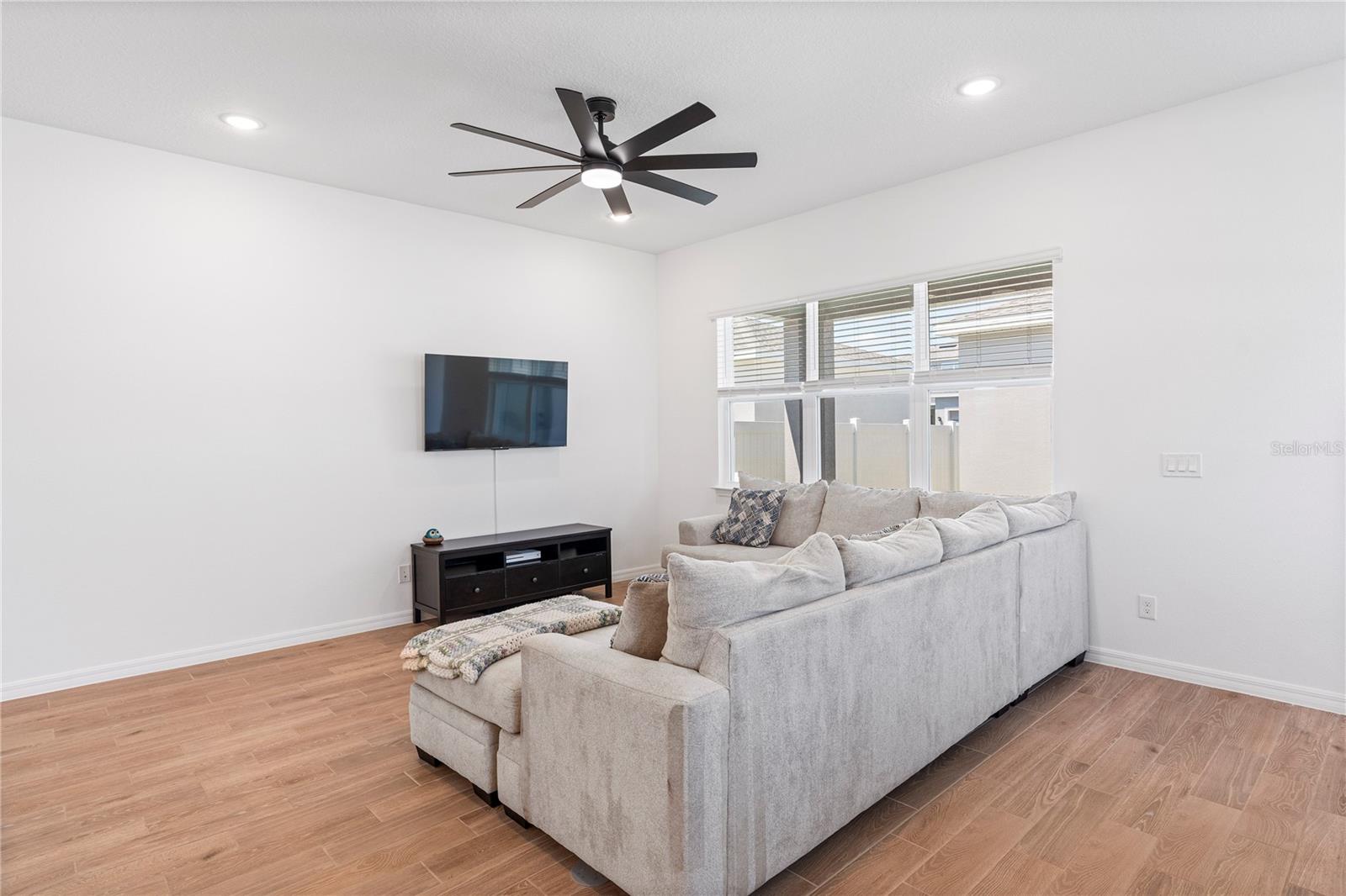 Image 7 of 33 For 779 Firerock Lane