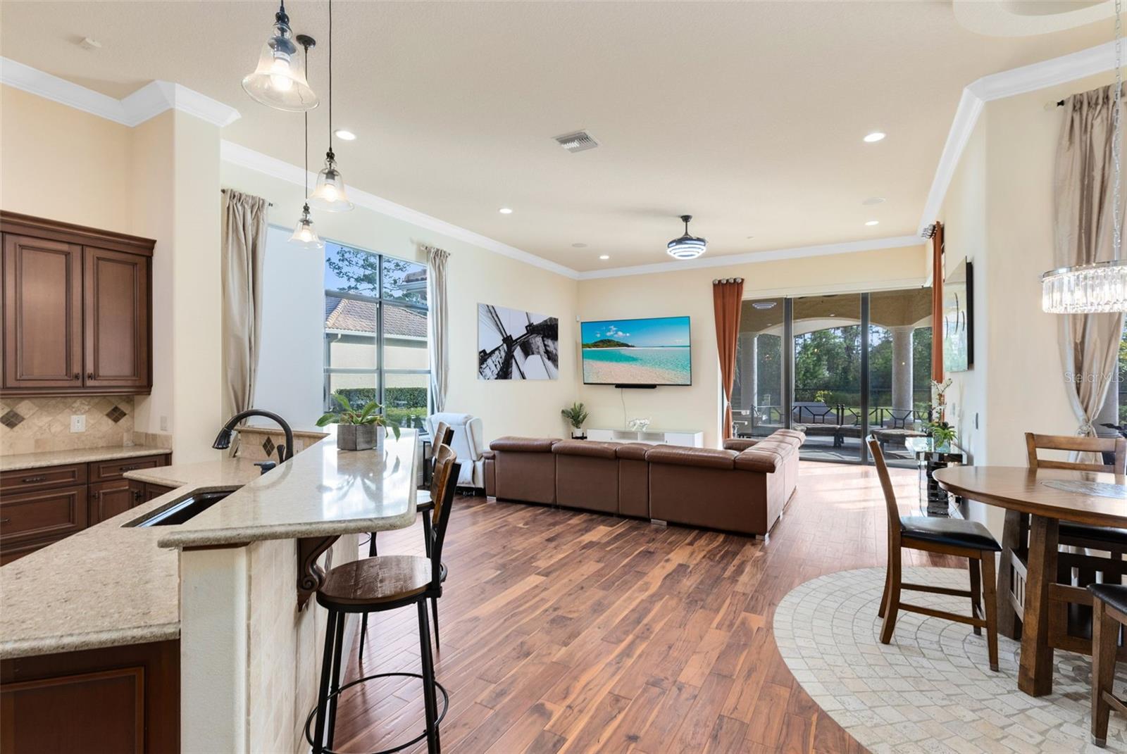 Image 13 of 59 For 5300 Carson Street