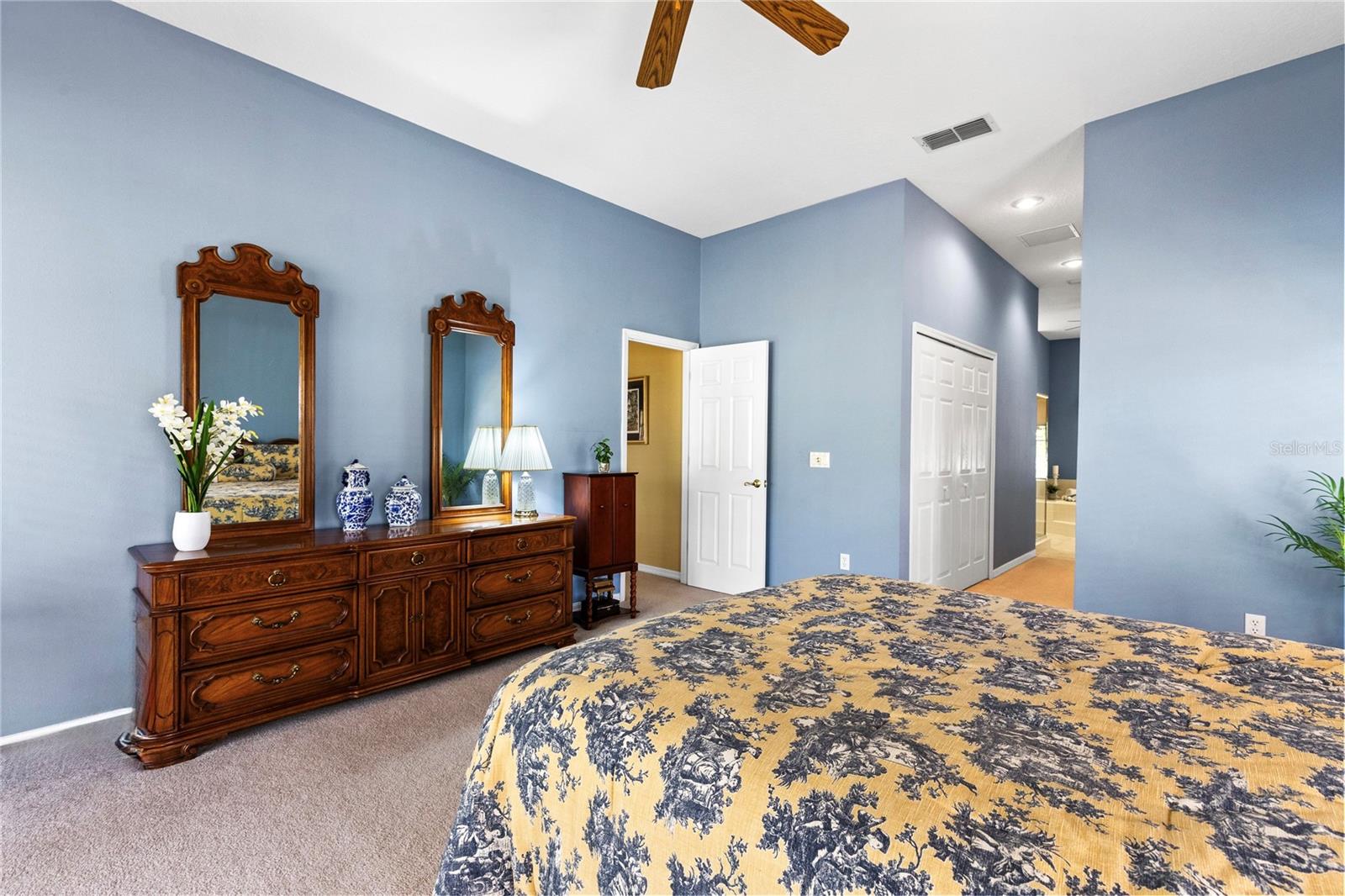 Image 17 of 33 For 1132 Howell Creek Drive