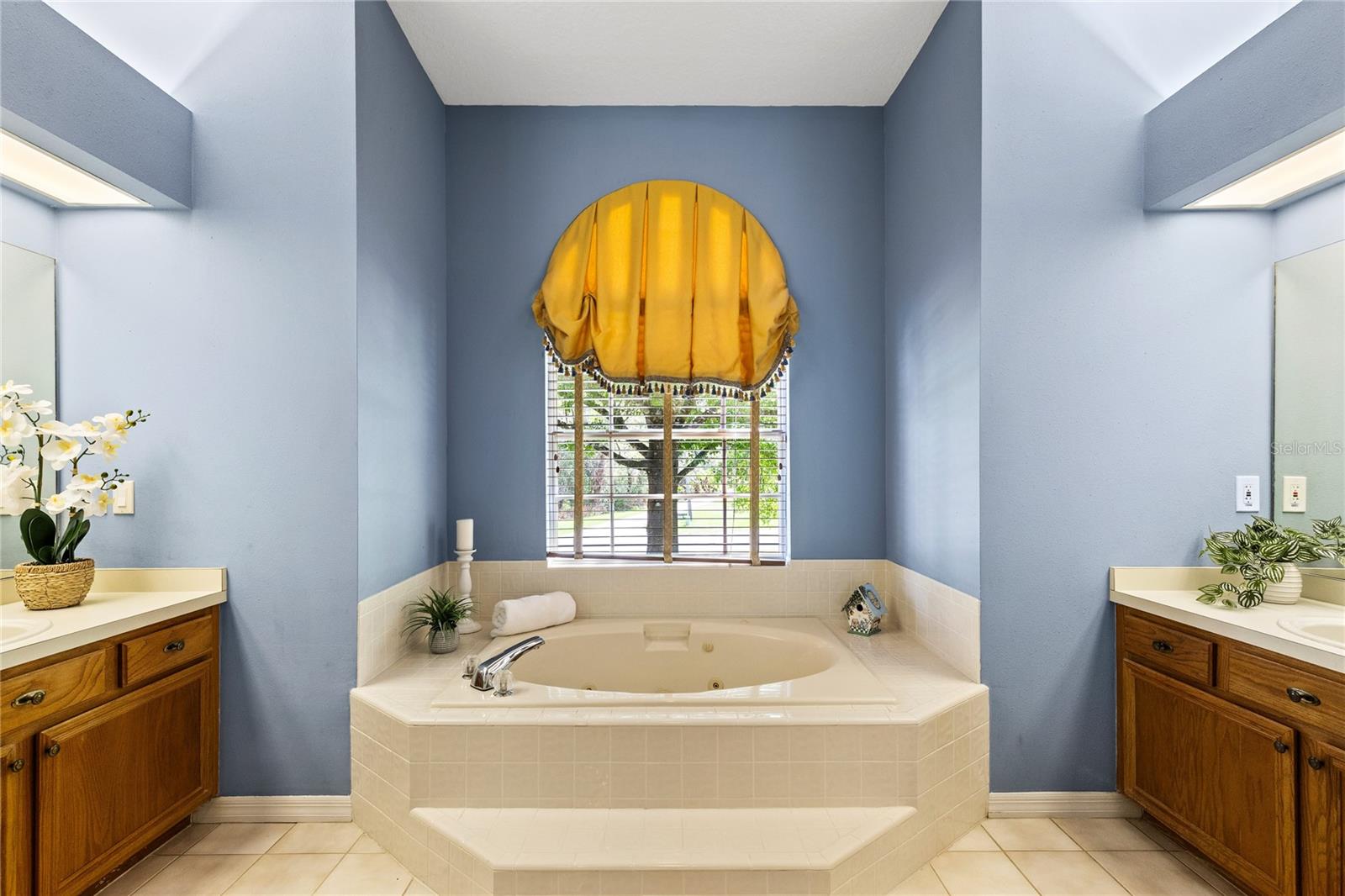 Image 19 of 33 For 1132 Howell Creek Drive