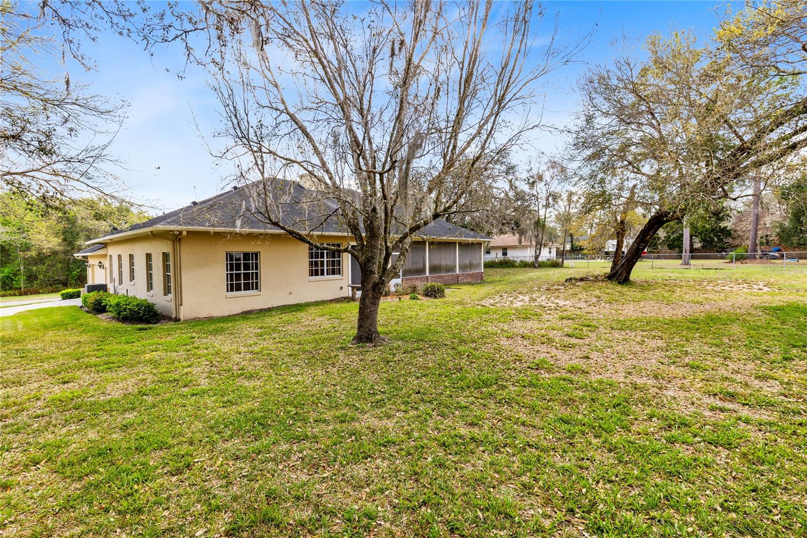 Image 26 of 33 For 1132 Howell Creek Drive