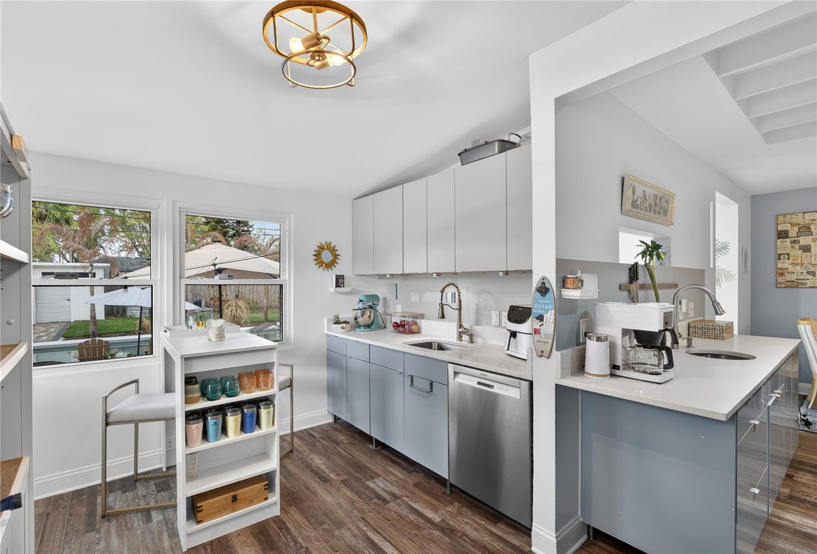 Image 10 of 34 For 1433 Smith Street