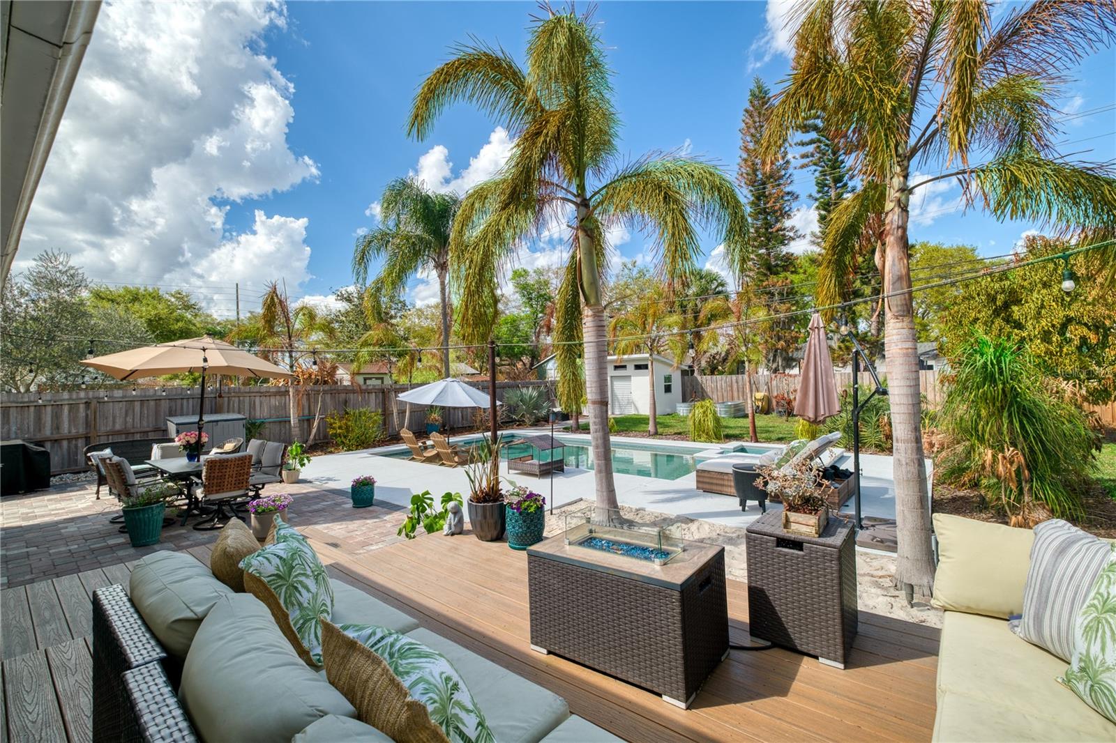 Image 13 of 34 For 1433 Smith Street