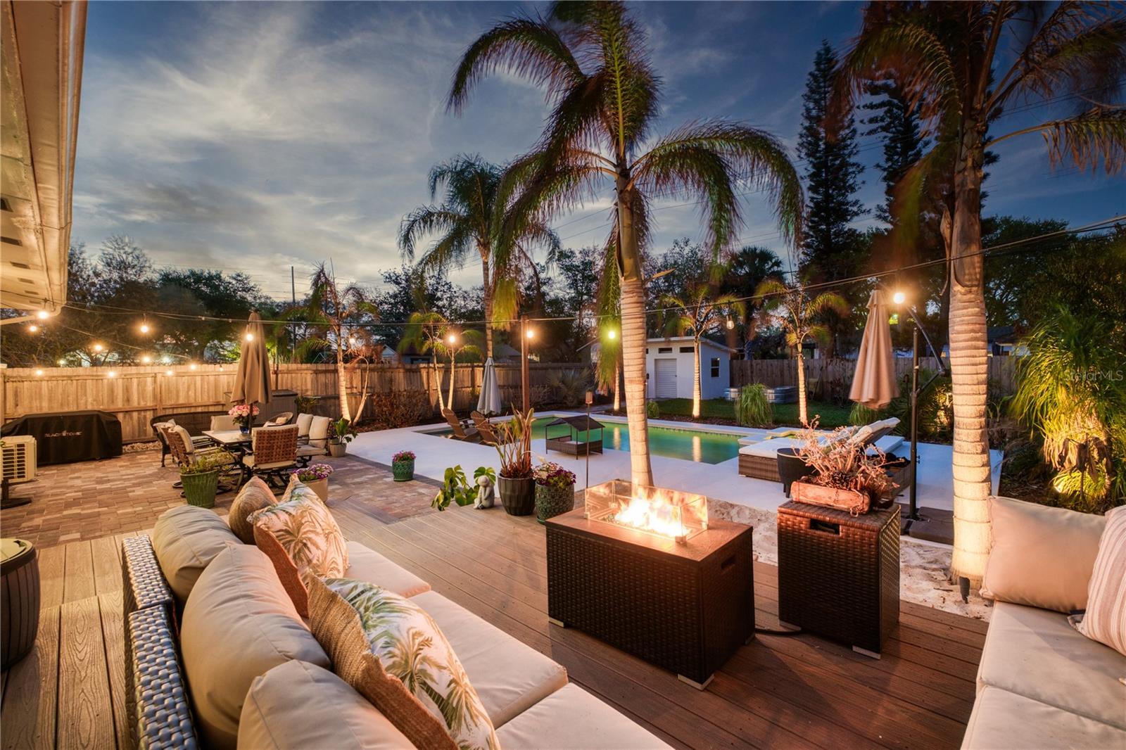 Image 16 of 34 For 1433 Smith Street