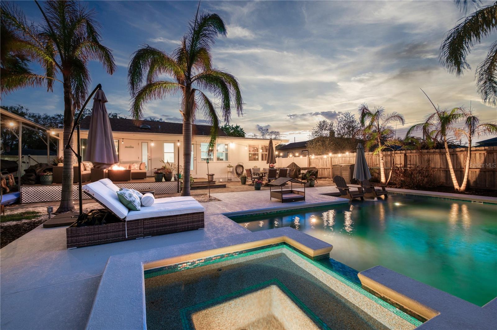 Image 18 of 34 For 1433 Smith Street