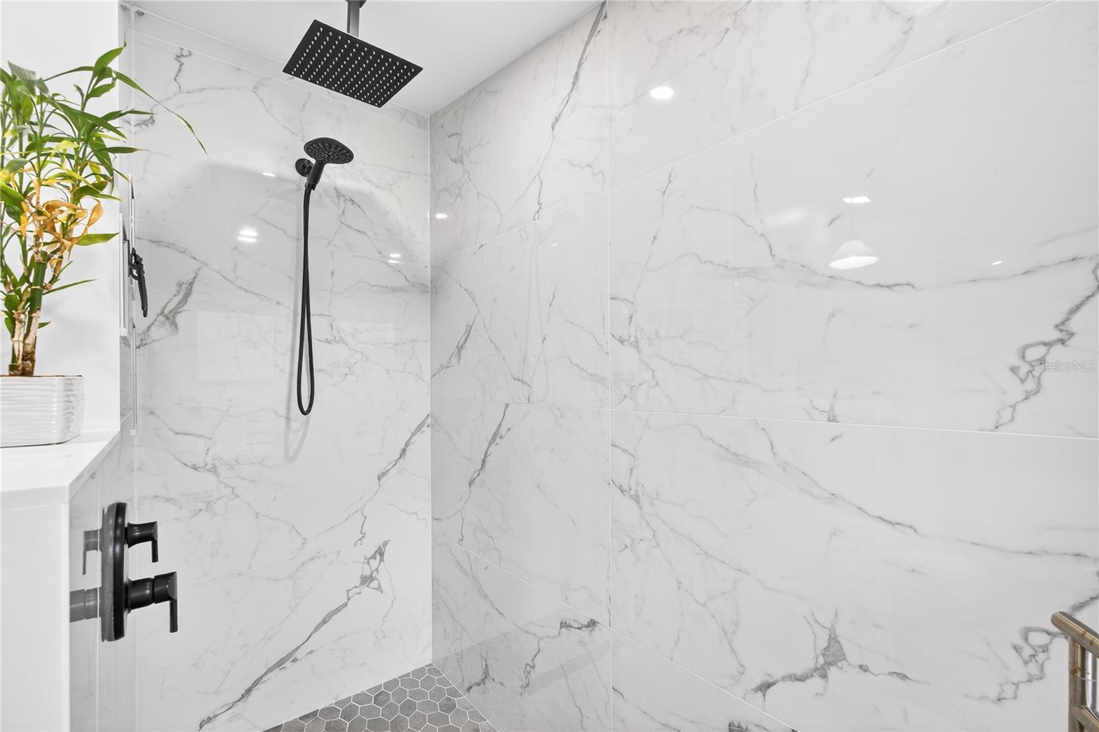 Image 28 of 34 For 1433 Smith Street