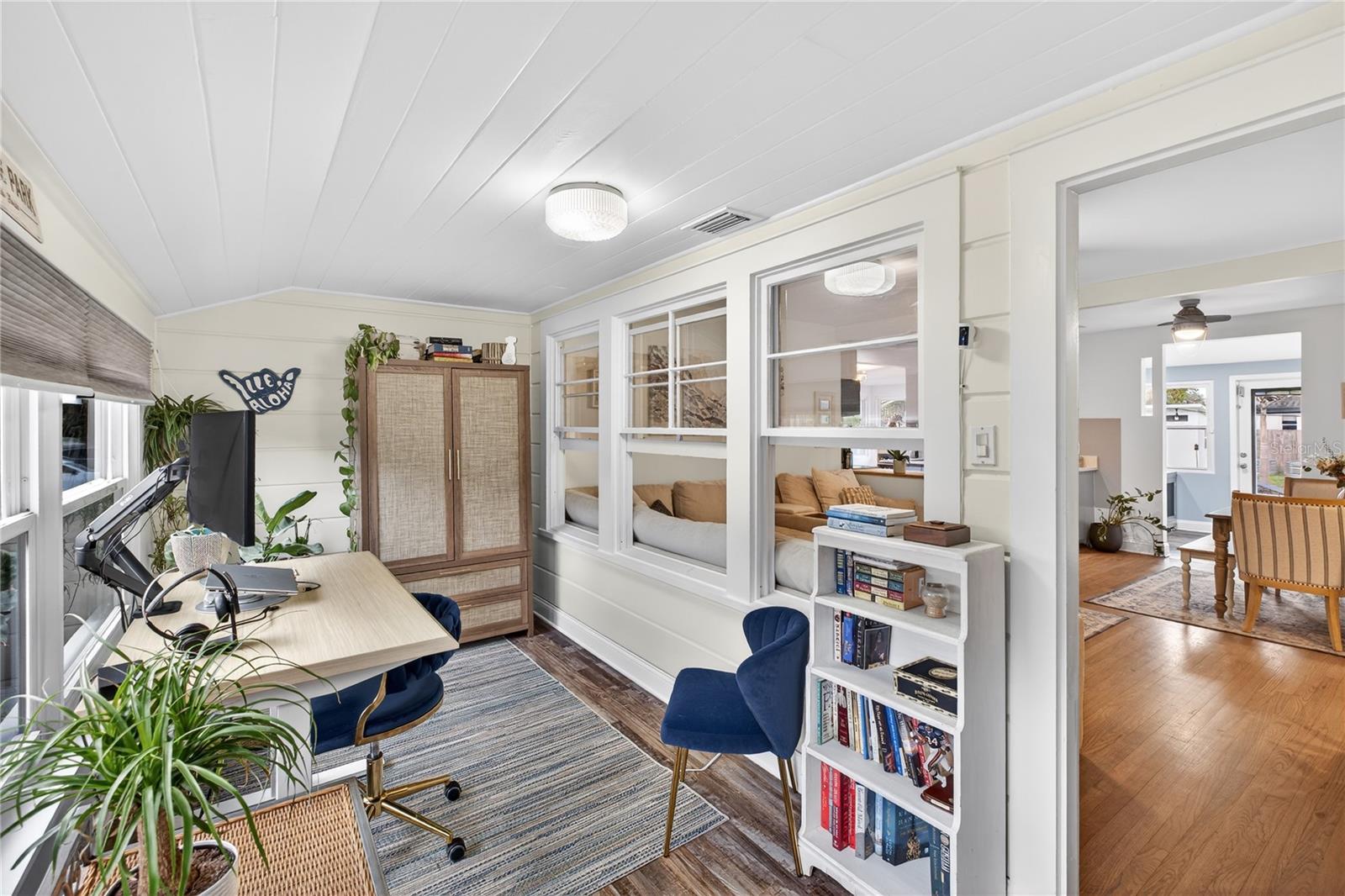 Image 3 of 34 For 1433 Smith Street