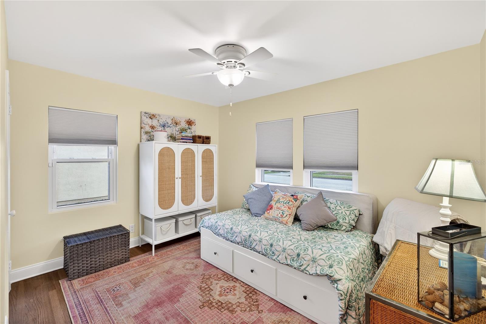 Image 30 of 34 For 1433 Smith Street