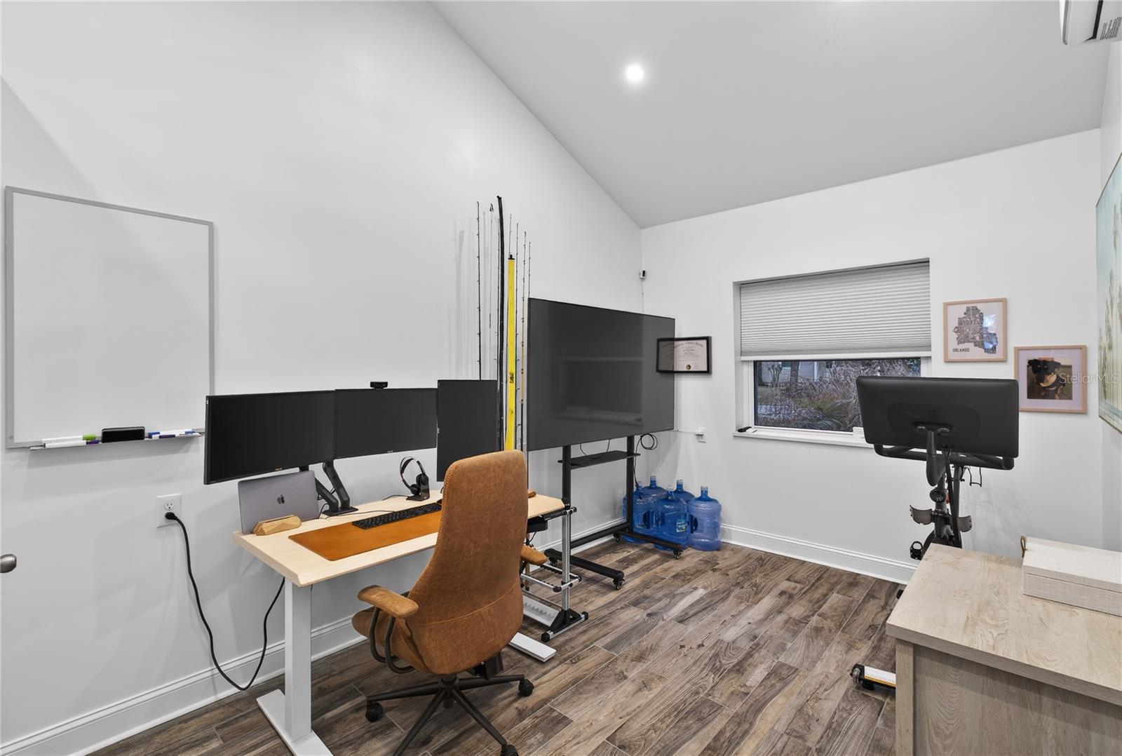 Image 33 of 34 For 1433 Smith Street