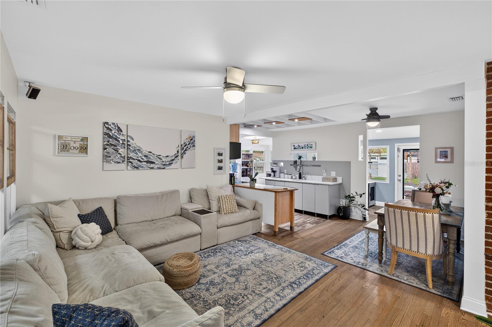 Image 5 of 34 For 1433 Smith Street