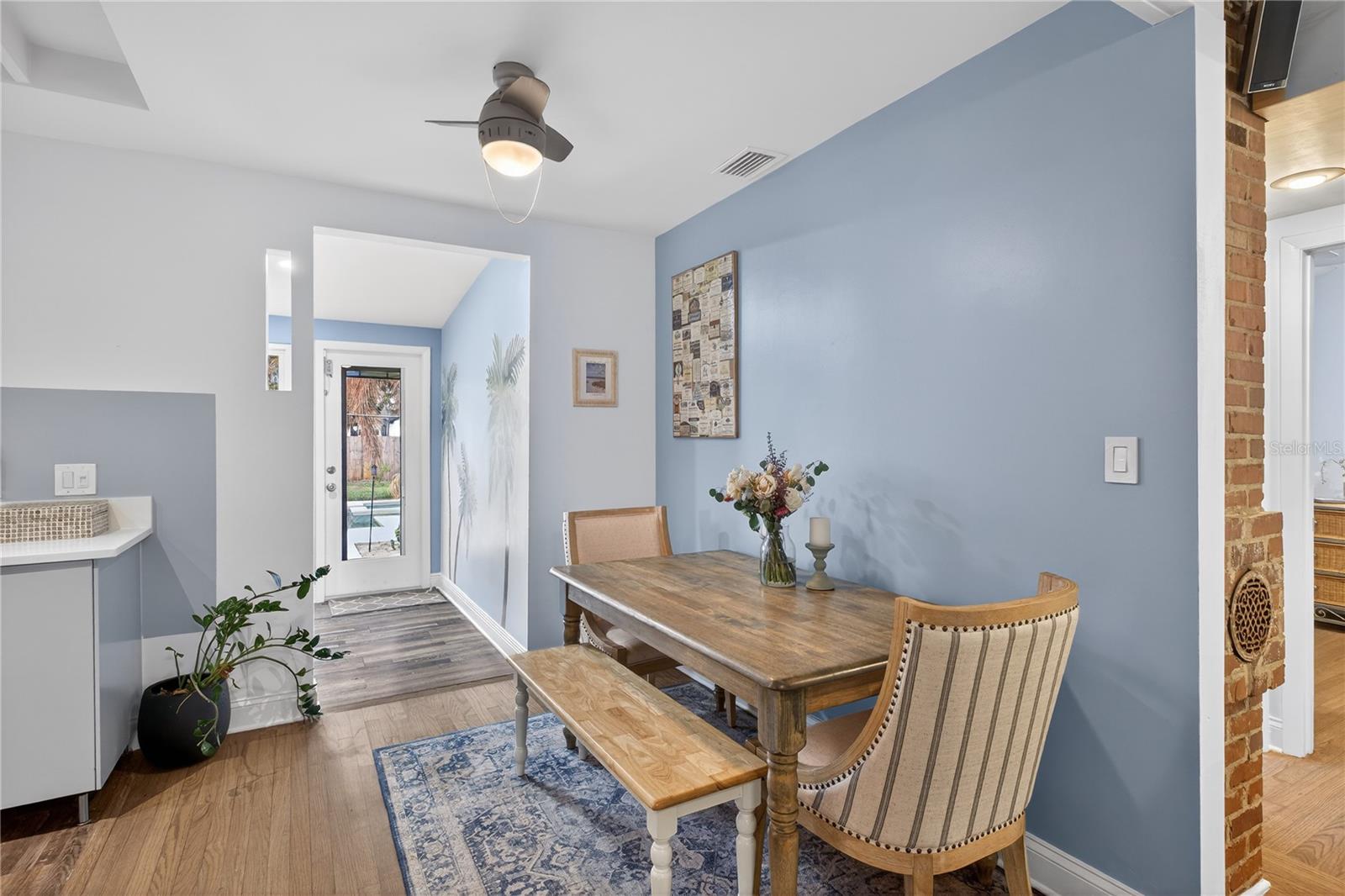 Image 6 of 34 For 1433 Smith Street