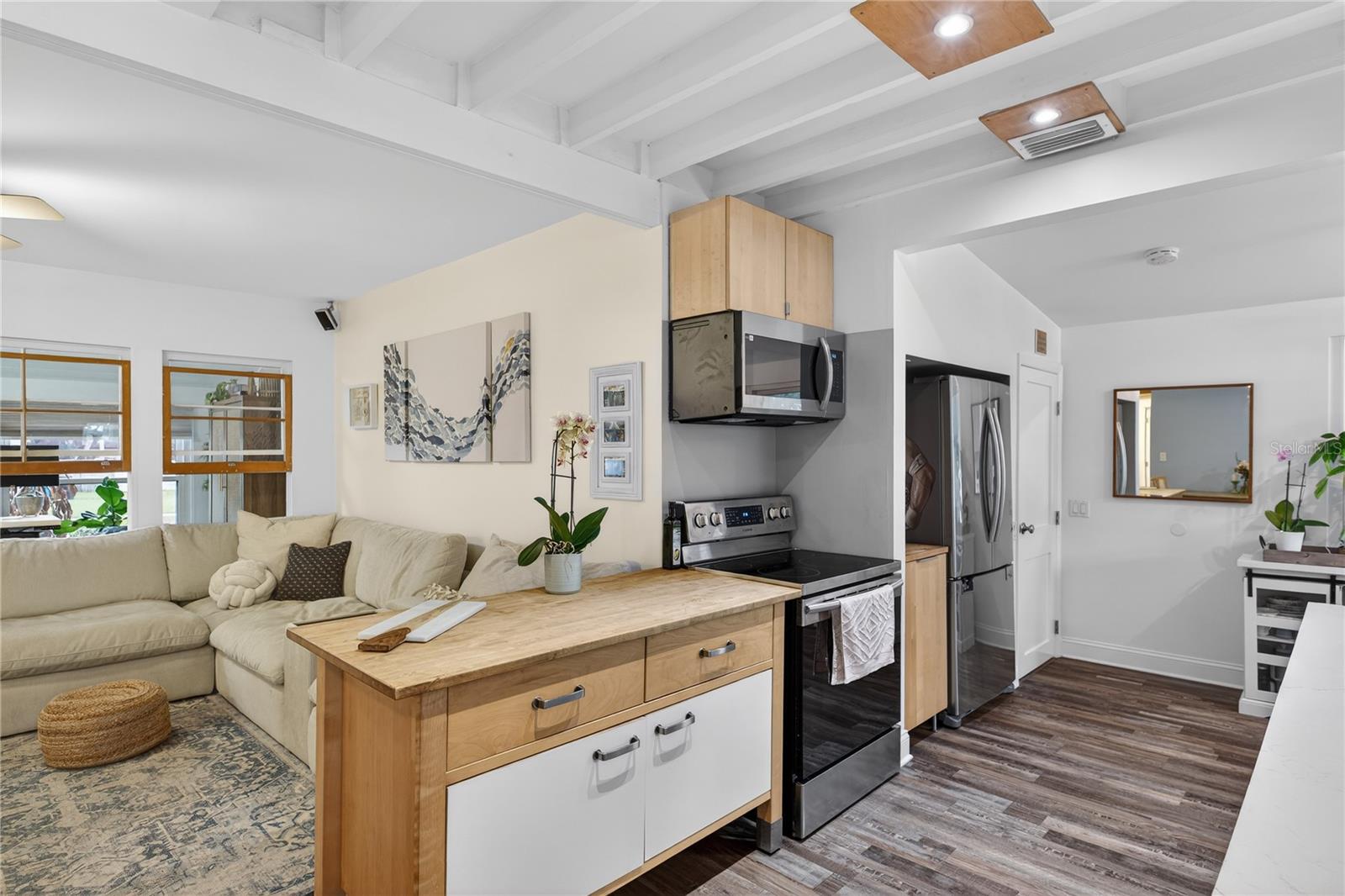 Image 7 of 34 For 1433 Smith Street