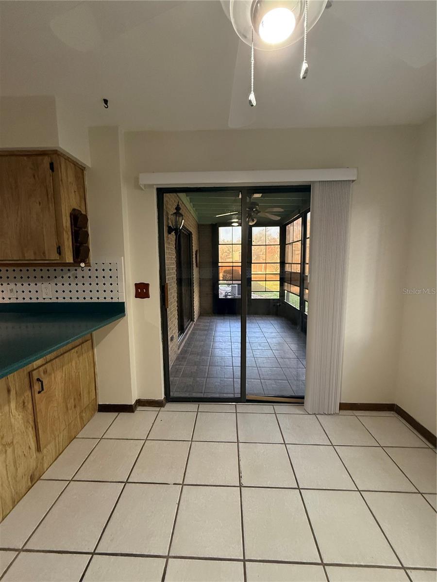 Image 17 of 45 For 9045 York Lane 15a