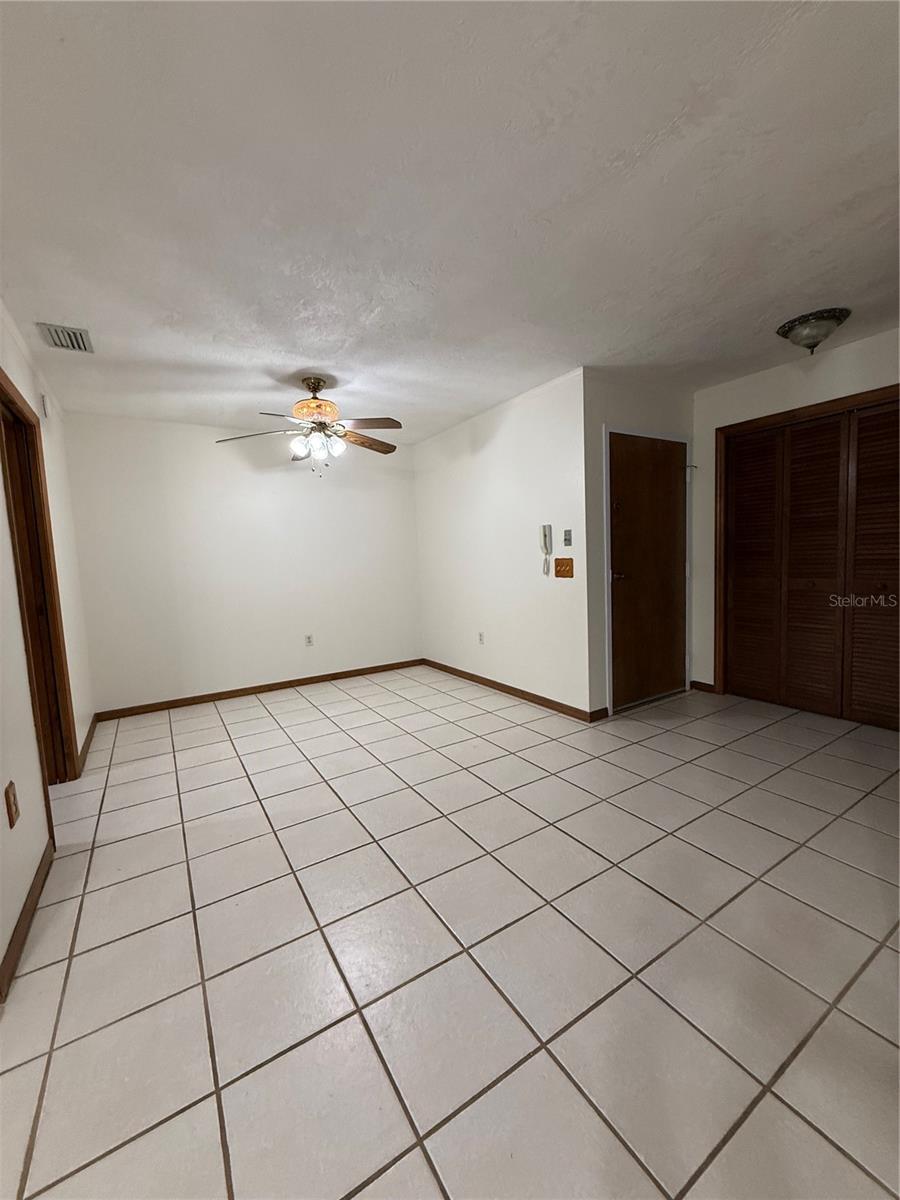 Image 20 of 45 For 9045 York Lane 15a