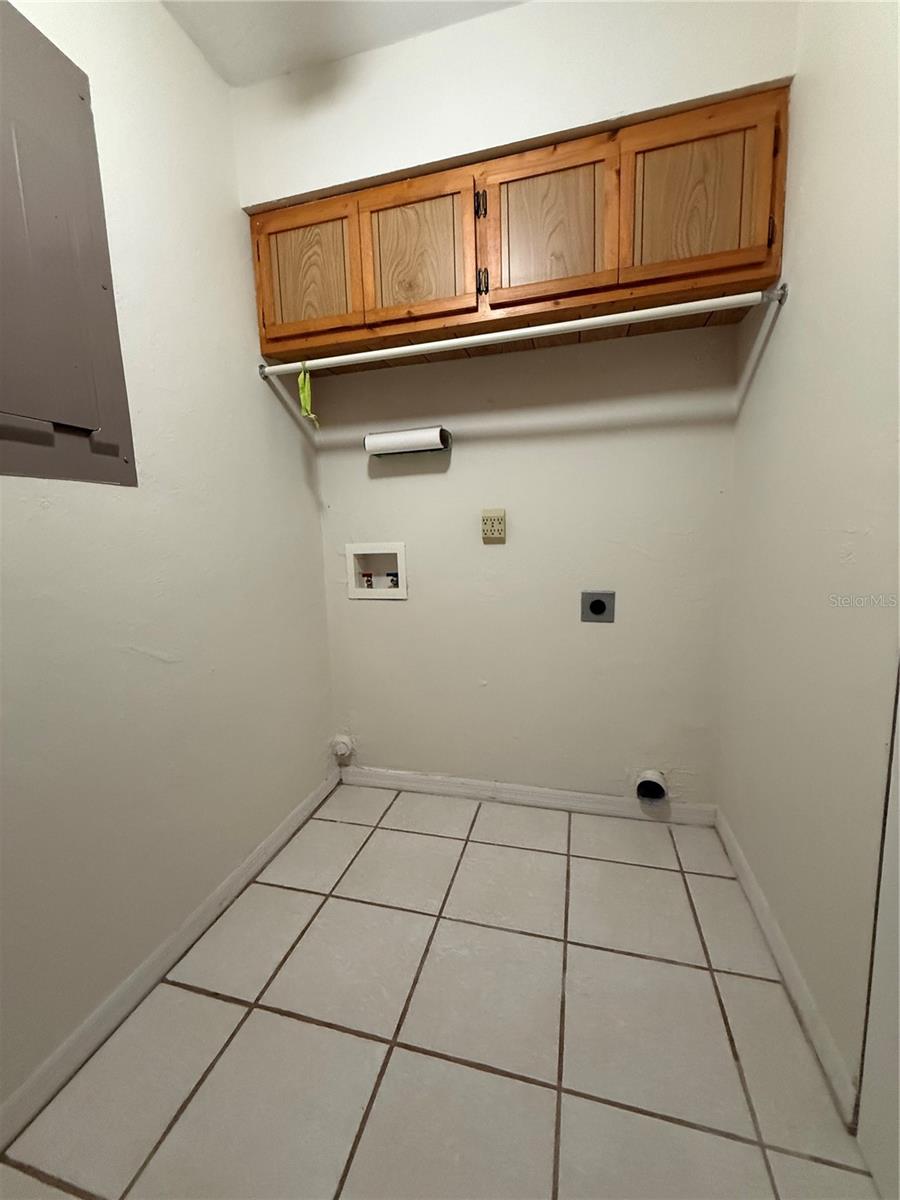 Image 39 of 45 For 9045 York Lane 15a