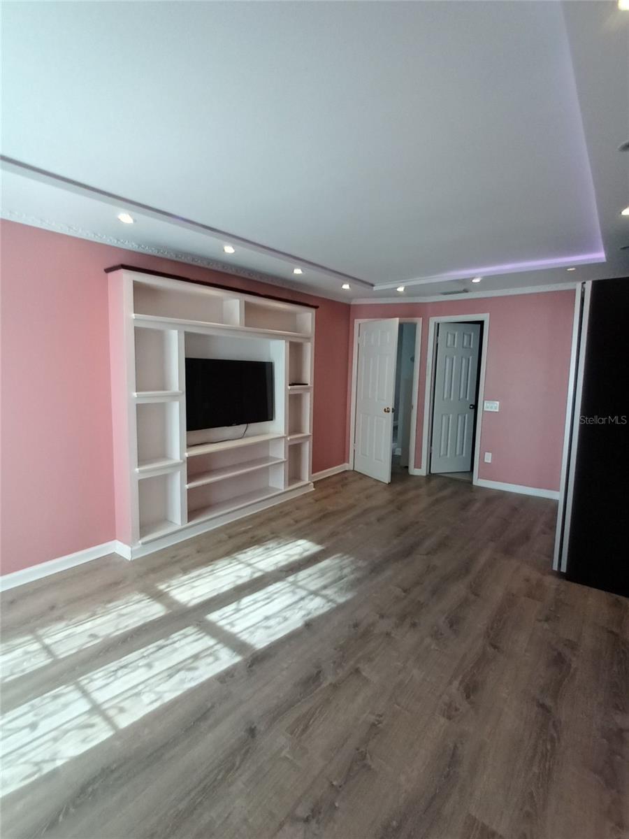 Image 14 of 27 For 1025 Kelsey Avenue