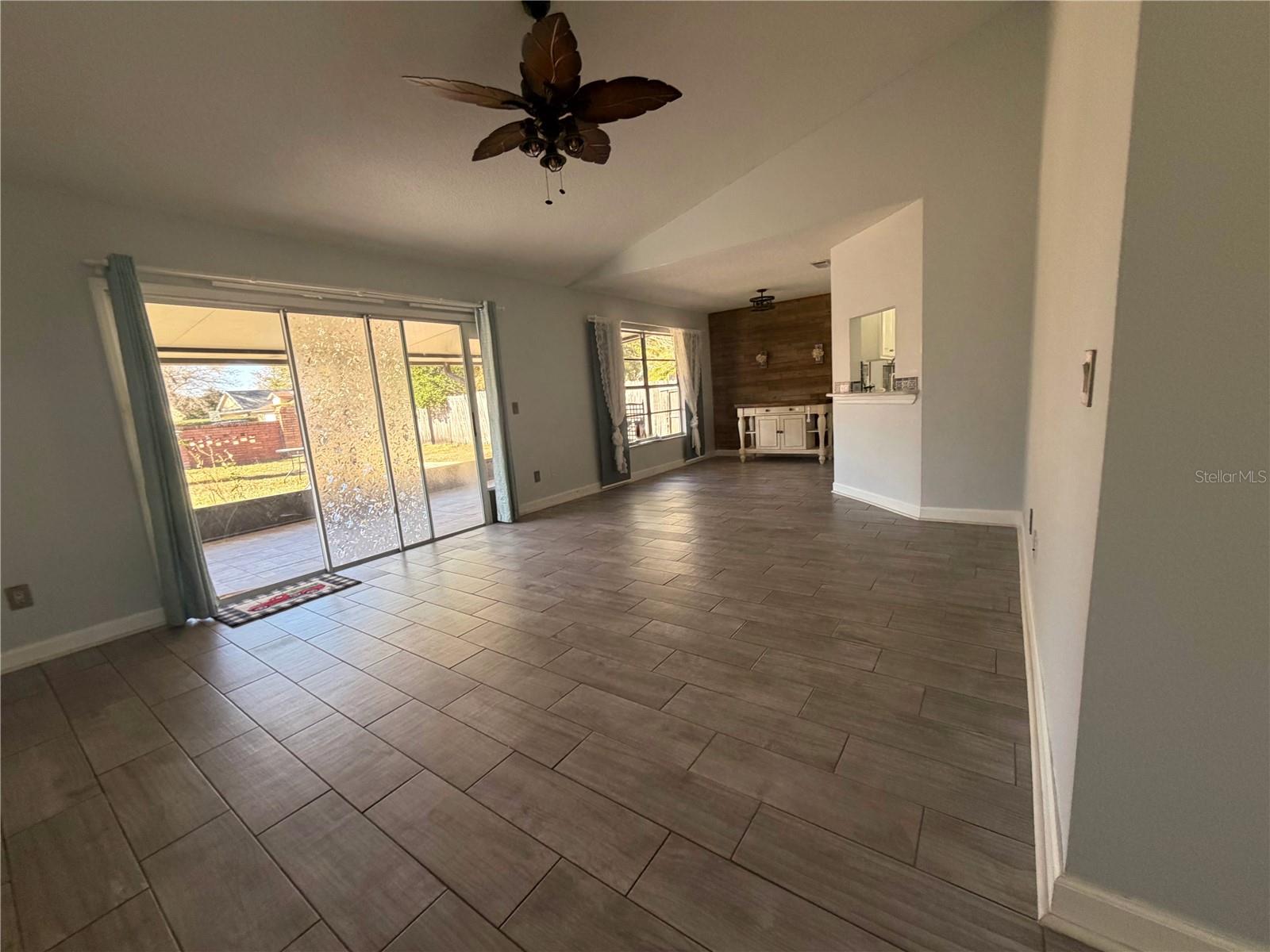 Image 4 of 27 For 1025 Kelsey Avenue