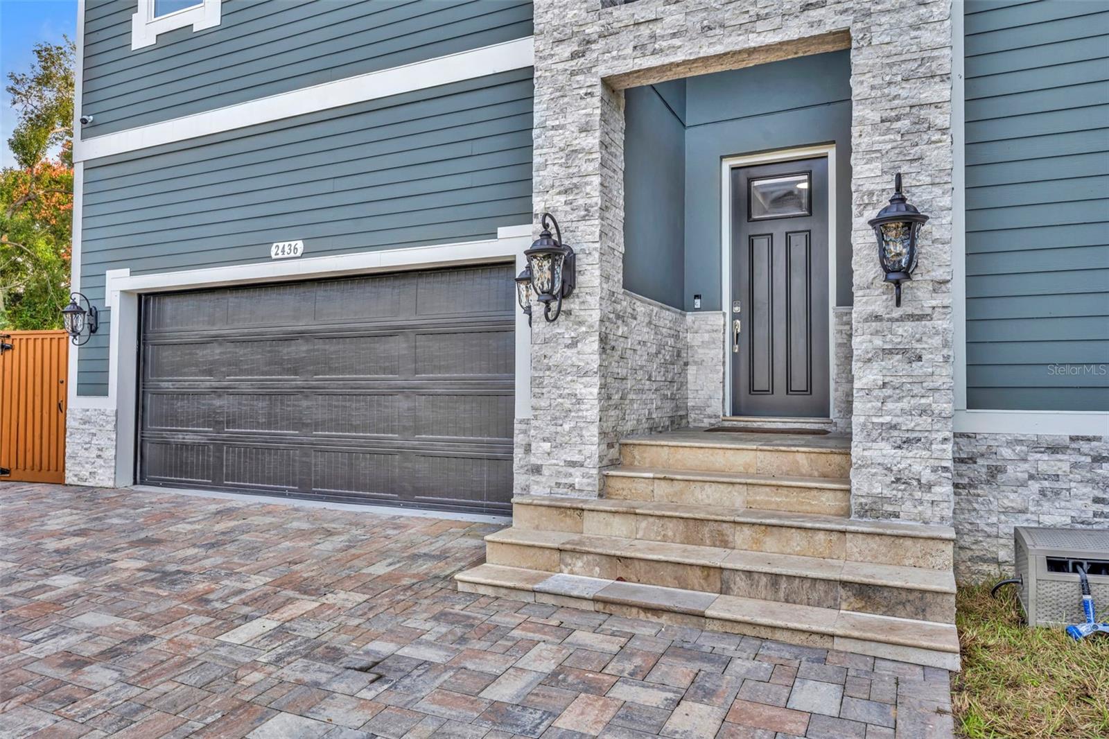 Image 2 of 36 For 2436 Lakeview Heights