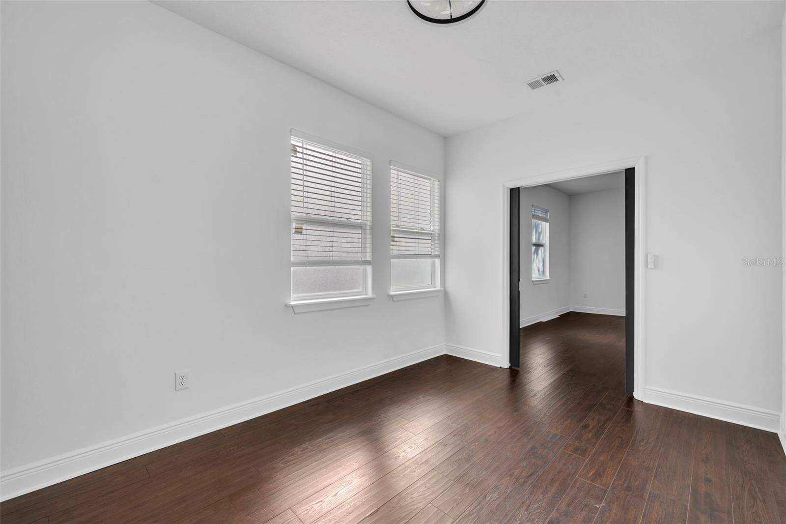 Image 21 of 36 For 2436 Lakeview Heights