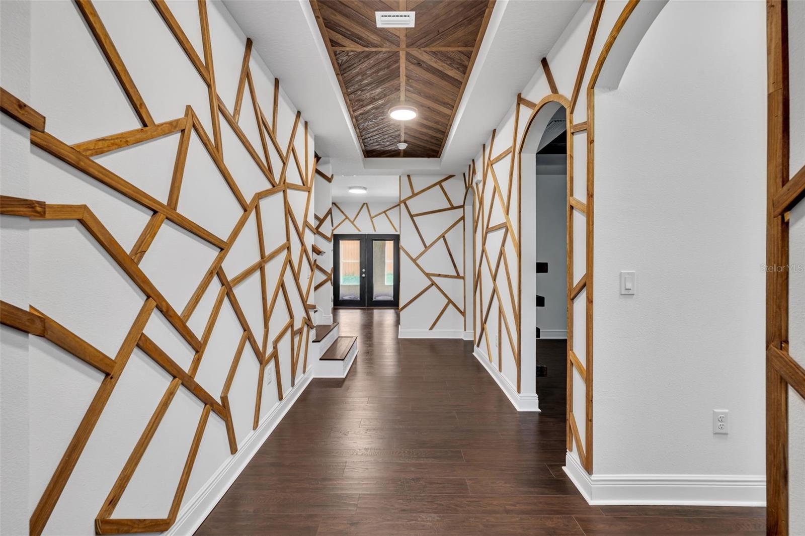 Image 4 of 36 For 2436 Lakeview Heights