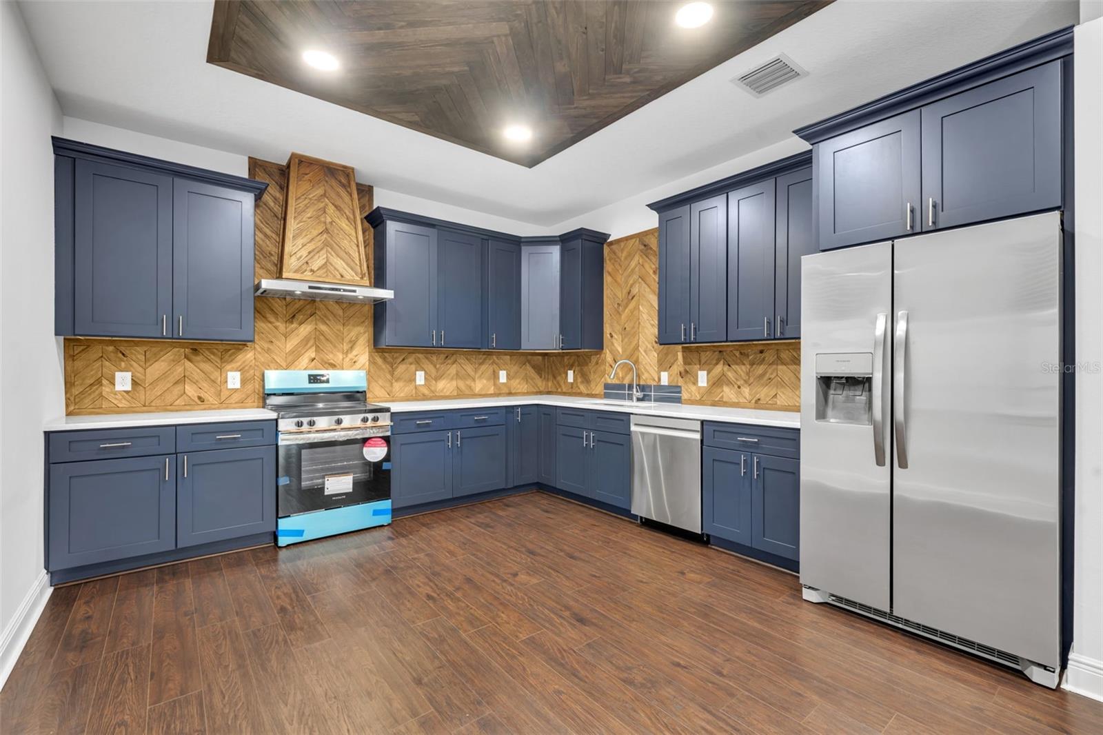 Image 7 of 36 For 2436 Lakeview Heights