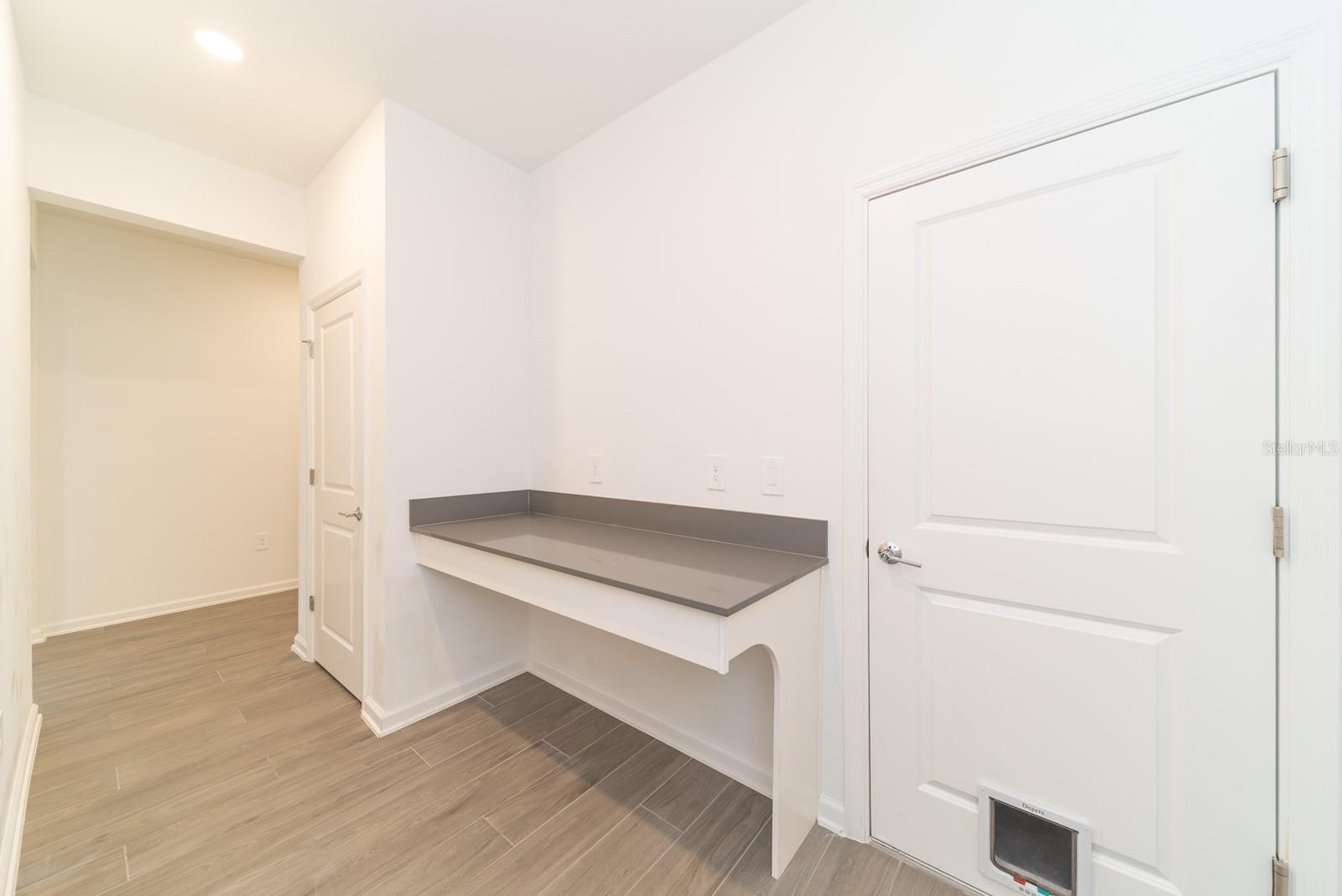 Image 14 of 42 For 2898 Armstrong Avenue