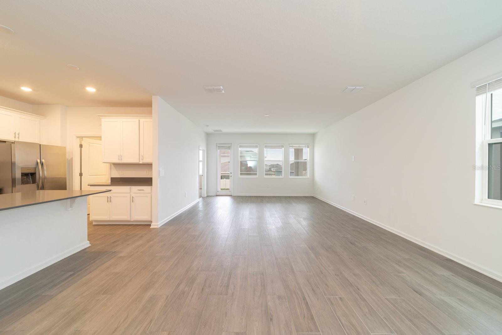 Image 19 of 42 For 2898 Armstrong Avenue