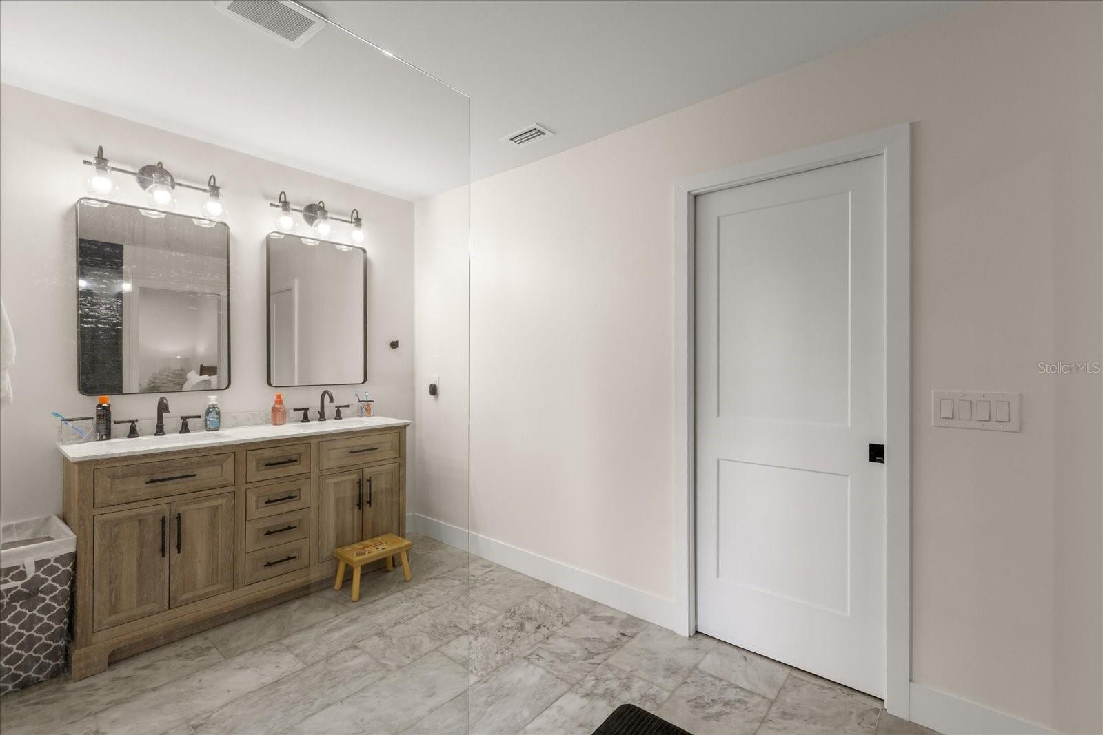 Image 23 of 37 For 1730 Highland Drive