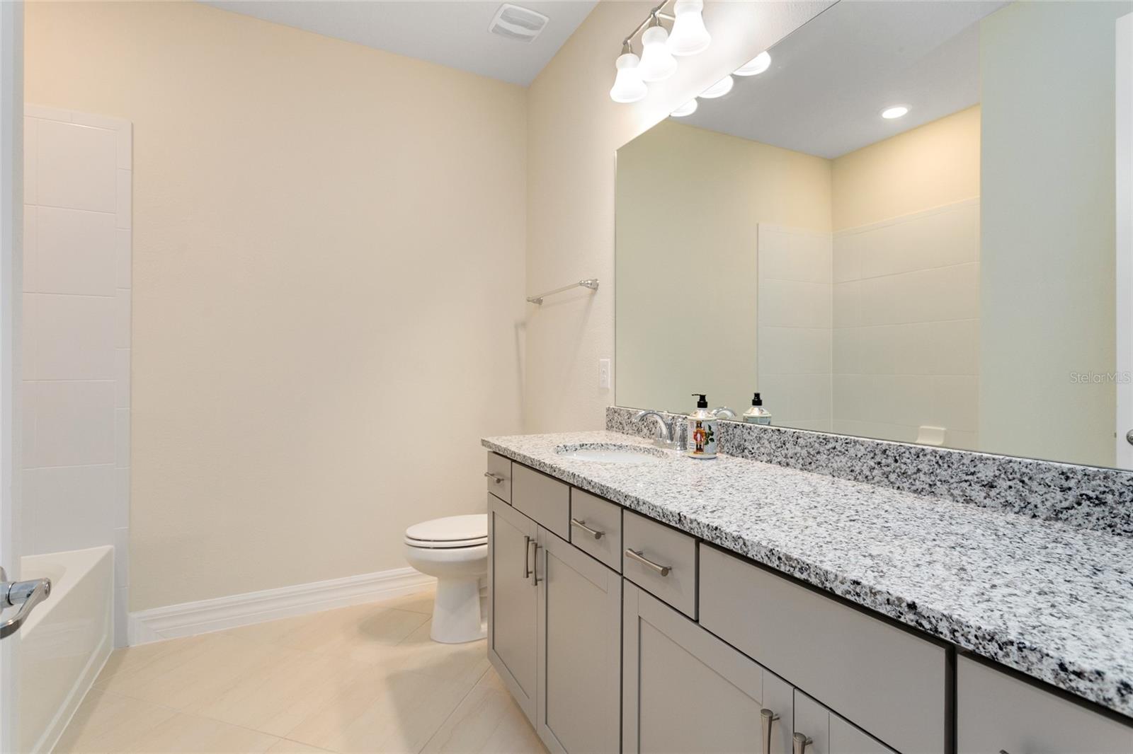 Image 21 of 37 For 9212 Hanging Vine Court