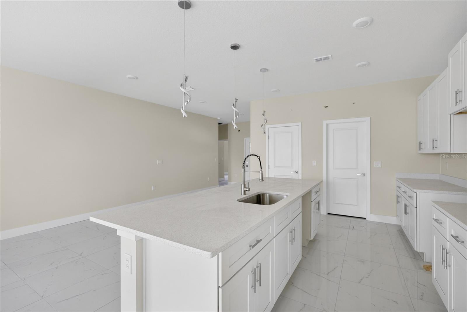 Image 11 of 38 For 21929 Felton Avenue